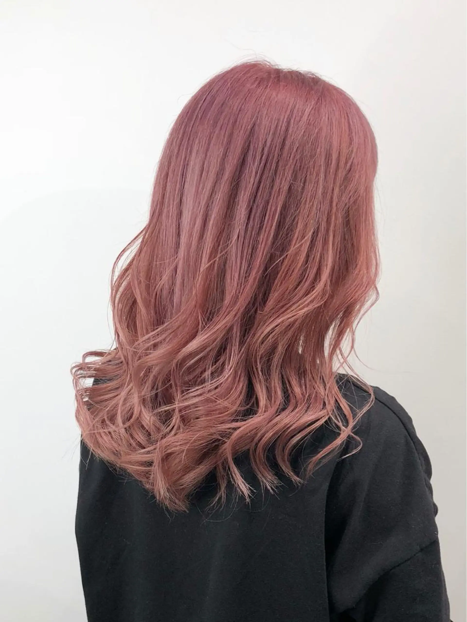 ミディアム カラー  渡部 妃月のヘアスタイル