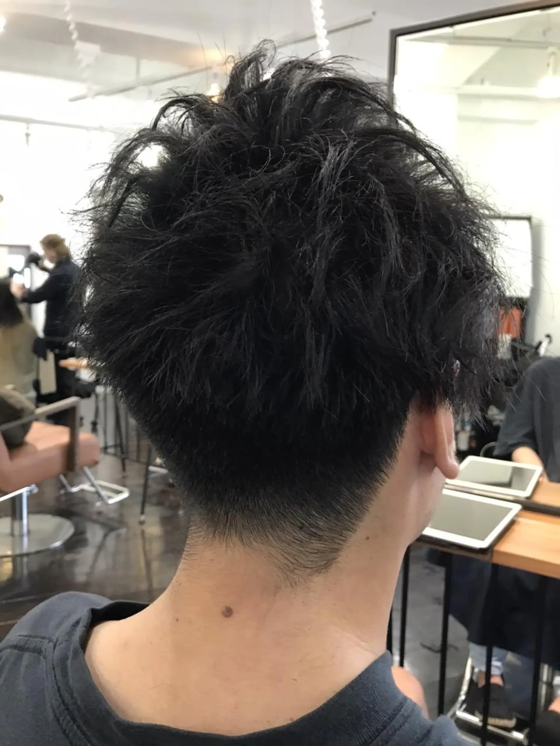 メンズ ショート オールバック アップバング センターパート コンマヘア モヒカン 【店長】小久保 淳平のヘアスタイル