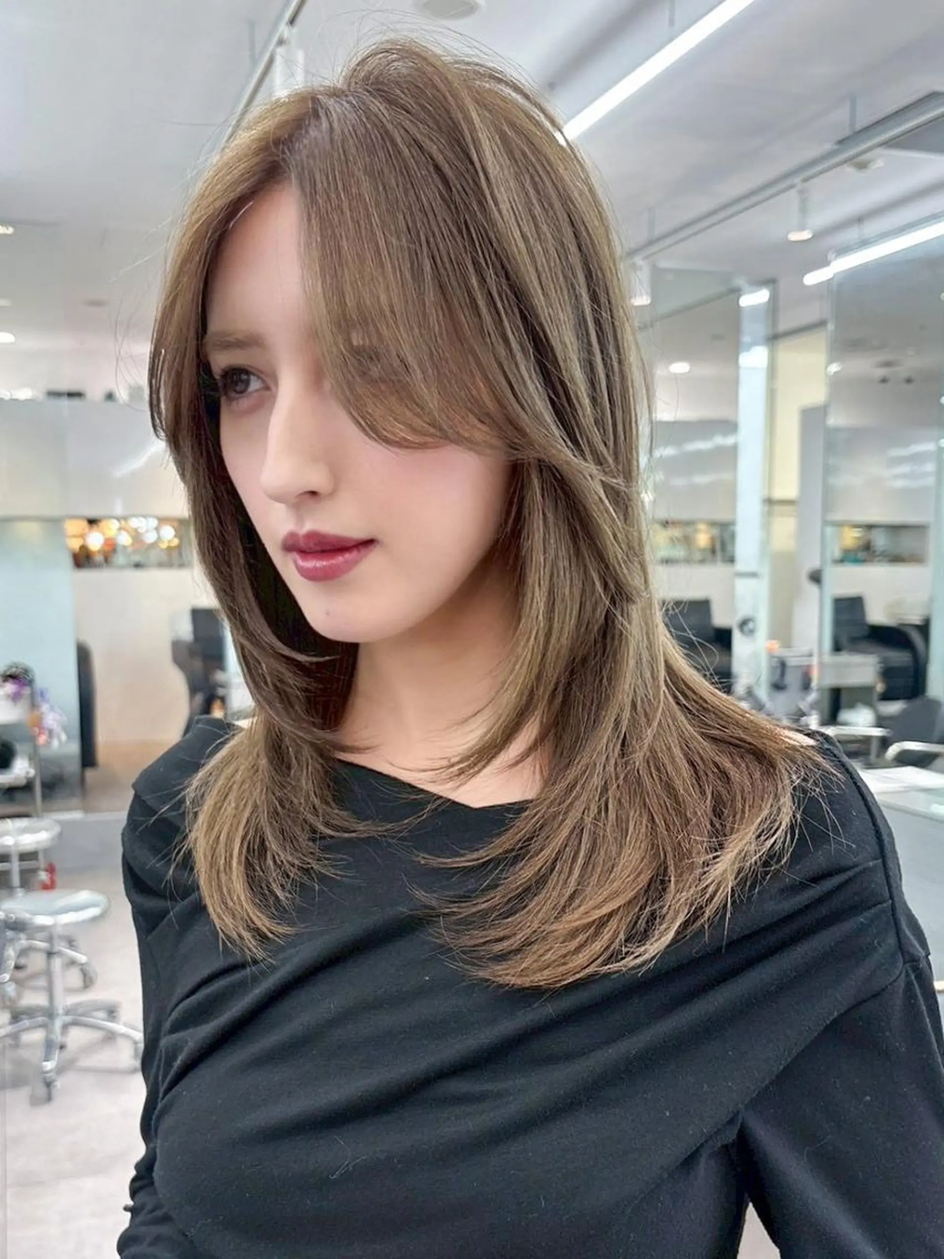 ミディアム カラー ベージュカラー オリーブベージュ 顔まわりレイヤー 顔周りカット レイヤーカット カット ヘアカラー トリートメント ITbyALBUM 藤沢店のヘアスタイル