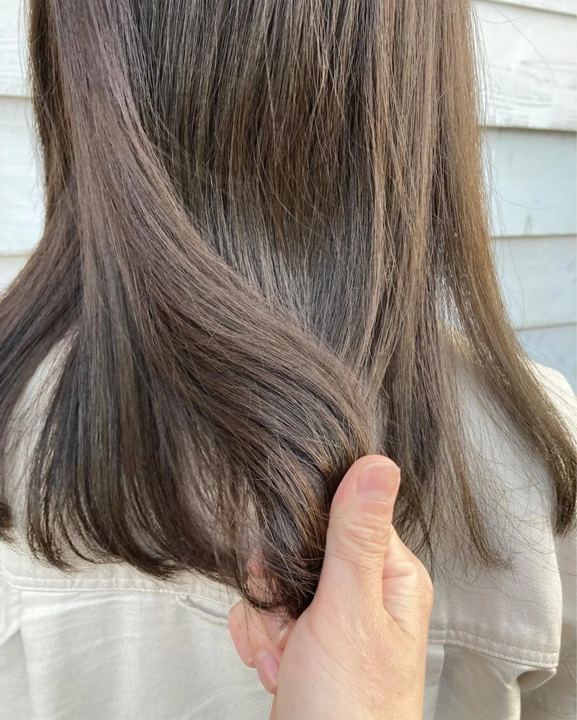 セミロング roka ノゾミのヘアスタイル