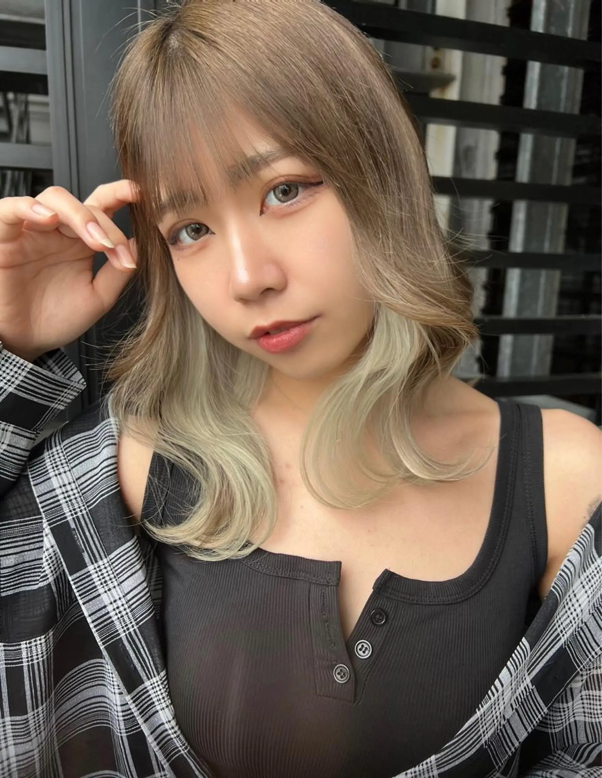 ミディアム カラー GiseL アンリのヘアスタイル