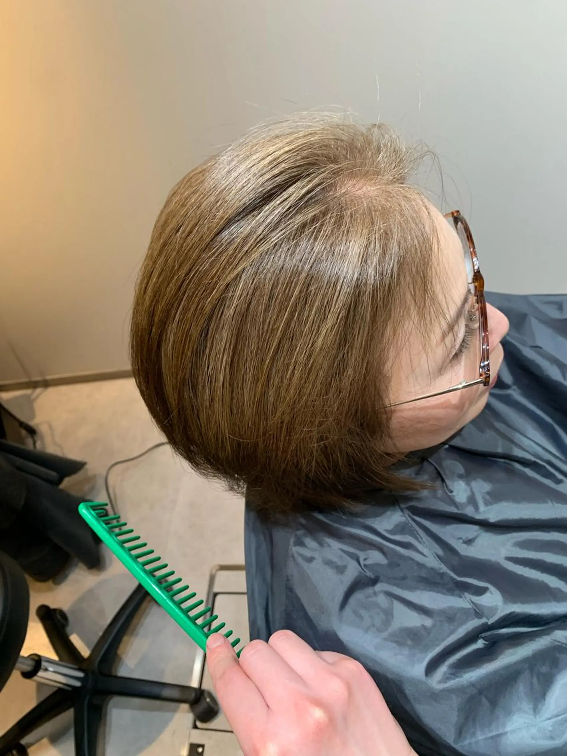 ショート カラー 白髪ぼかしハイライト 柳川拓哉のヘアスタイル