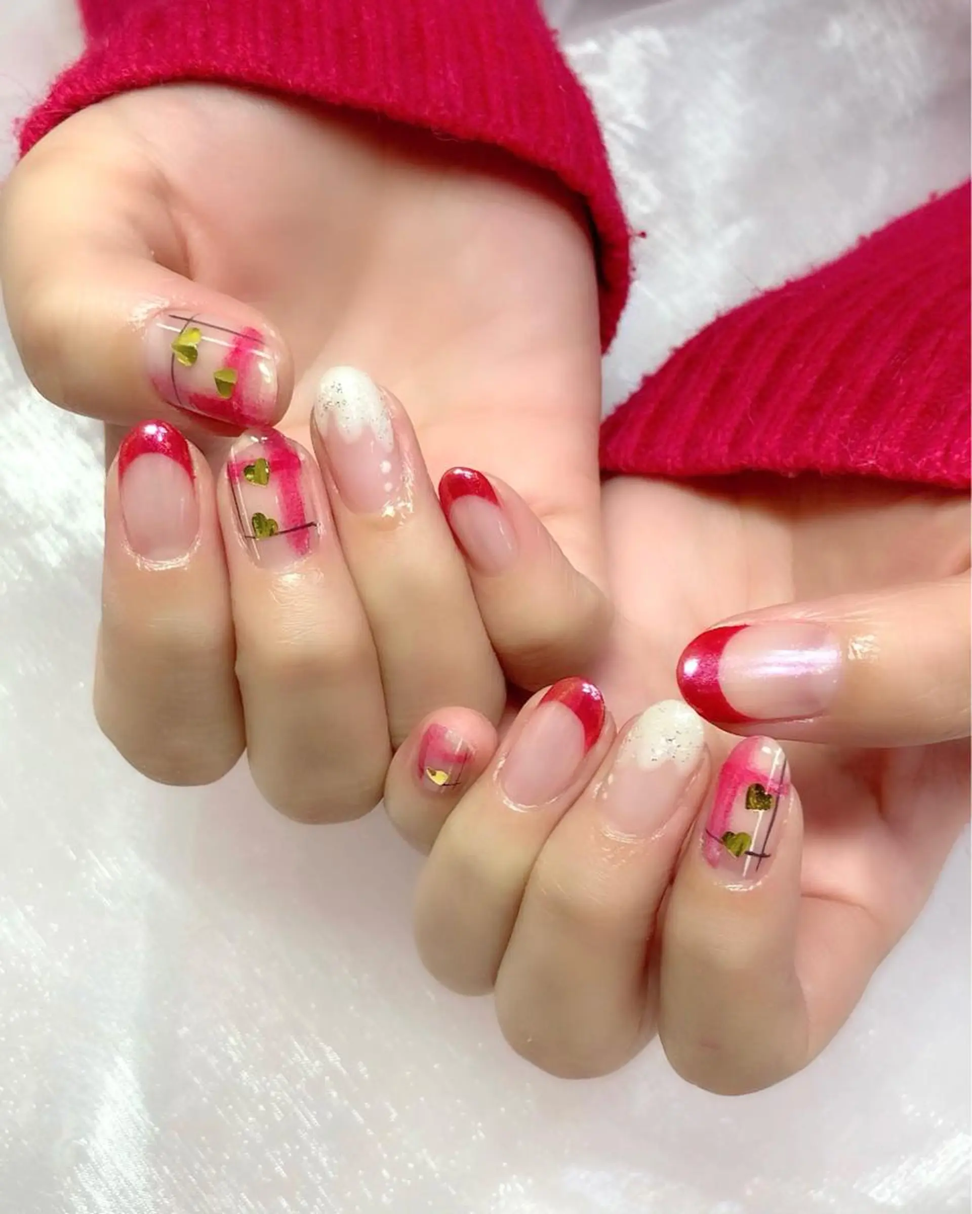 ネイル オーロラネイル フレンチネイル ピンク バレンタイン ホワイト 梅津 郁美のネイルデザイン