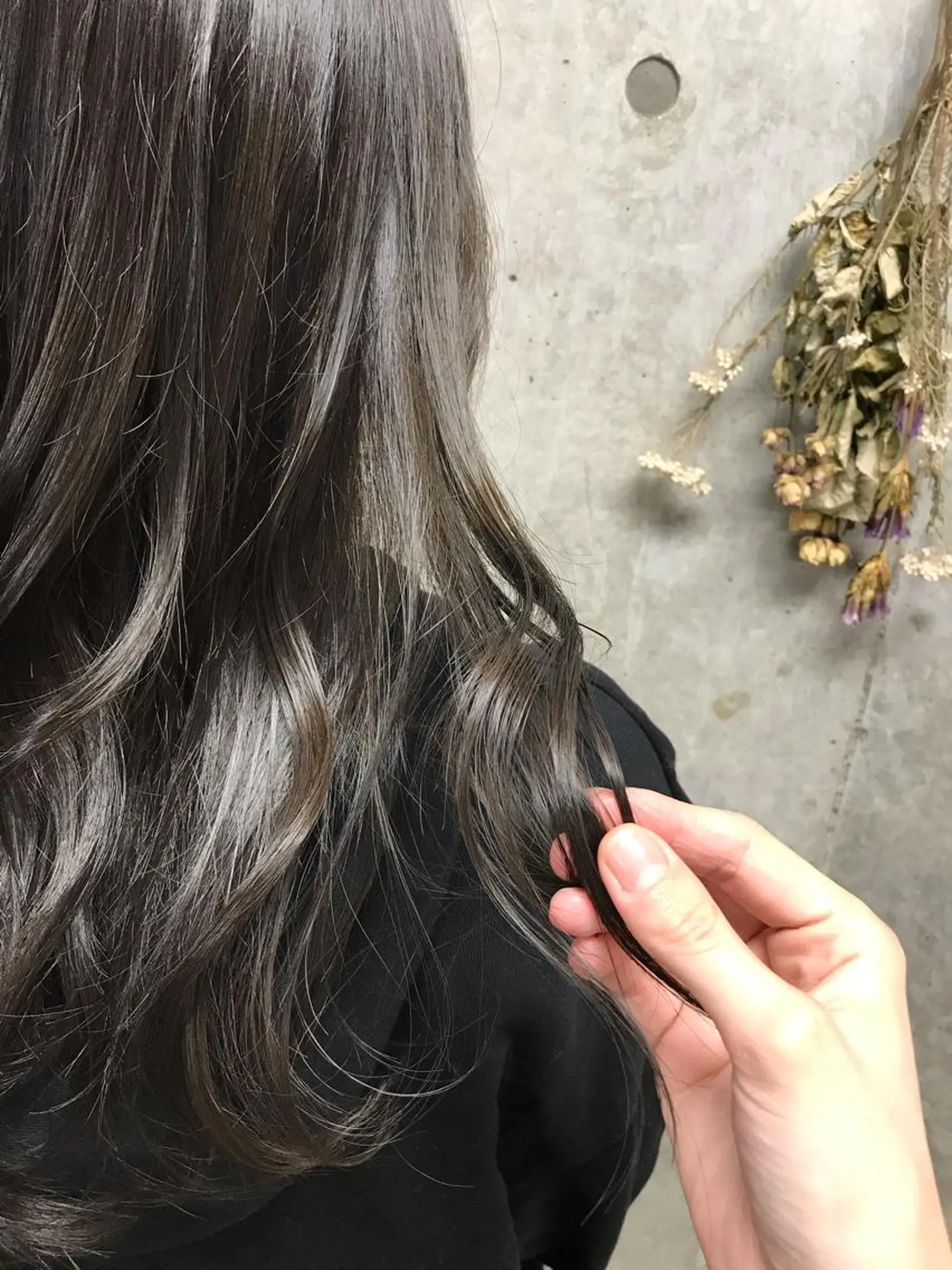 セミロング カラー ヘアアレンジ グレージュ イルミナカラー カーキグレージュ clan所属・Satsuki ✂︎♡のヘアスタイル