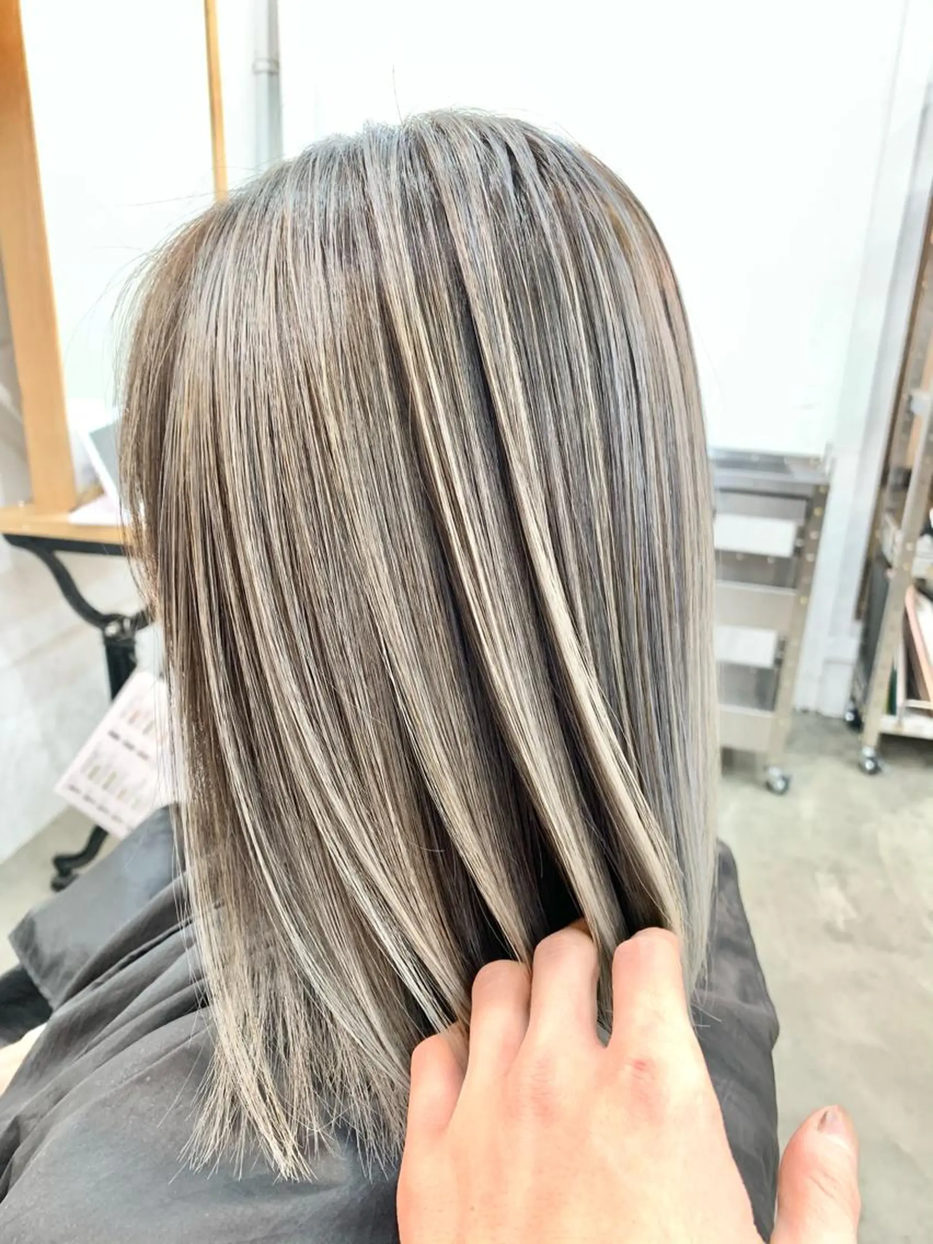 ミディアム カラー ヘアアレンジ ネイル マツエク・マツパ バレイヤージュ レイヤーカット カット ヘアカラー トリートメント ブリーチ特化 / share 元太のヘアスタイル