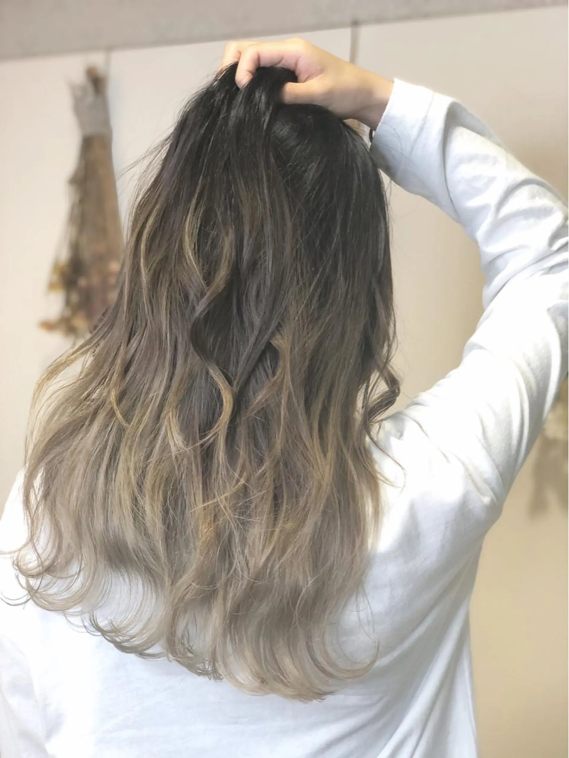 カラー バレイヤージュ ベージュカラー 透明感カラー グレージュ 門田 恭弥のヘアスタイル