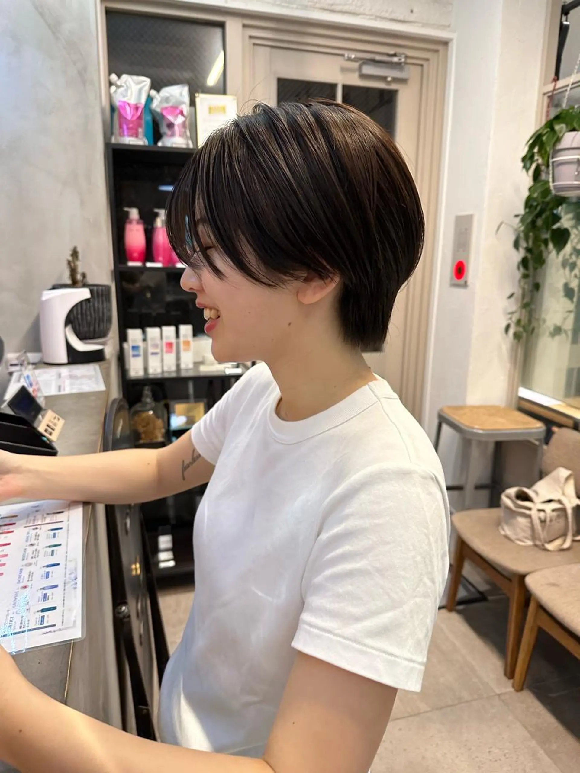 ショート REINA☁️透明感 カラー/ぷつっと♡のヘアスタイル