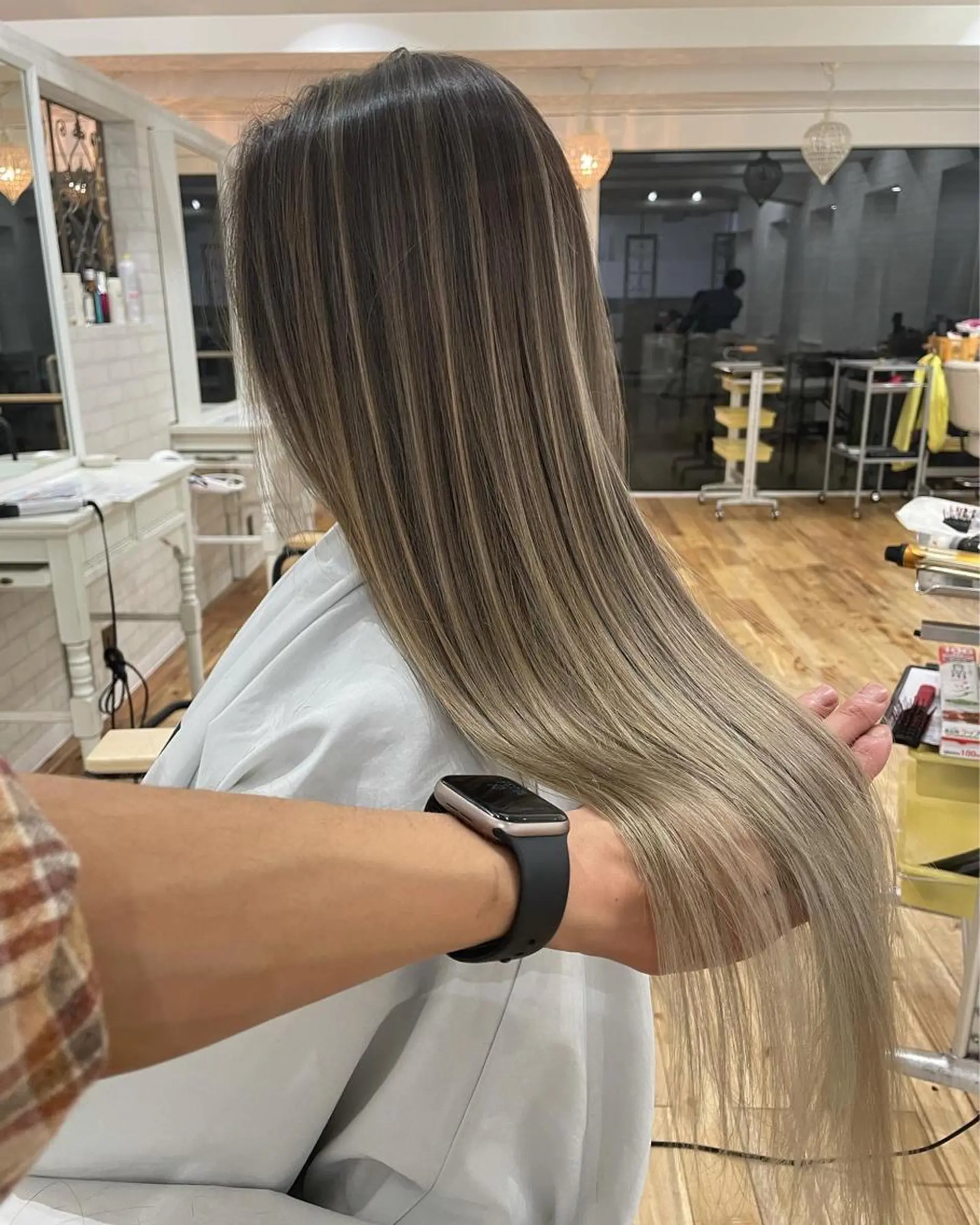 ロング カラー バレイヤージュ レイヤーカット ヘアカラー トリートメント Tao所属・藤川 大智のヘアスタイル