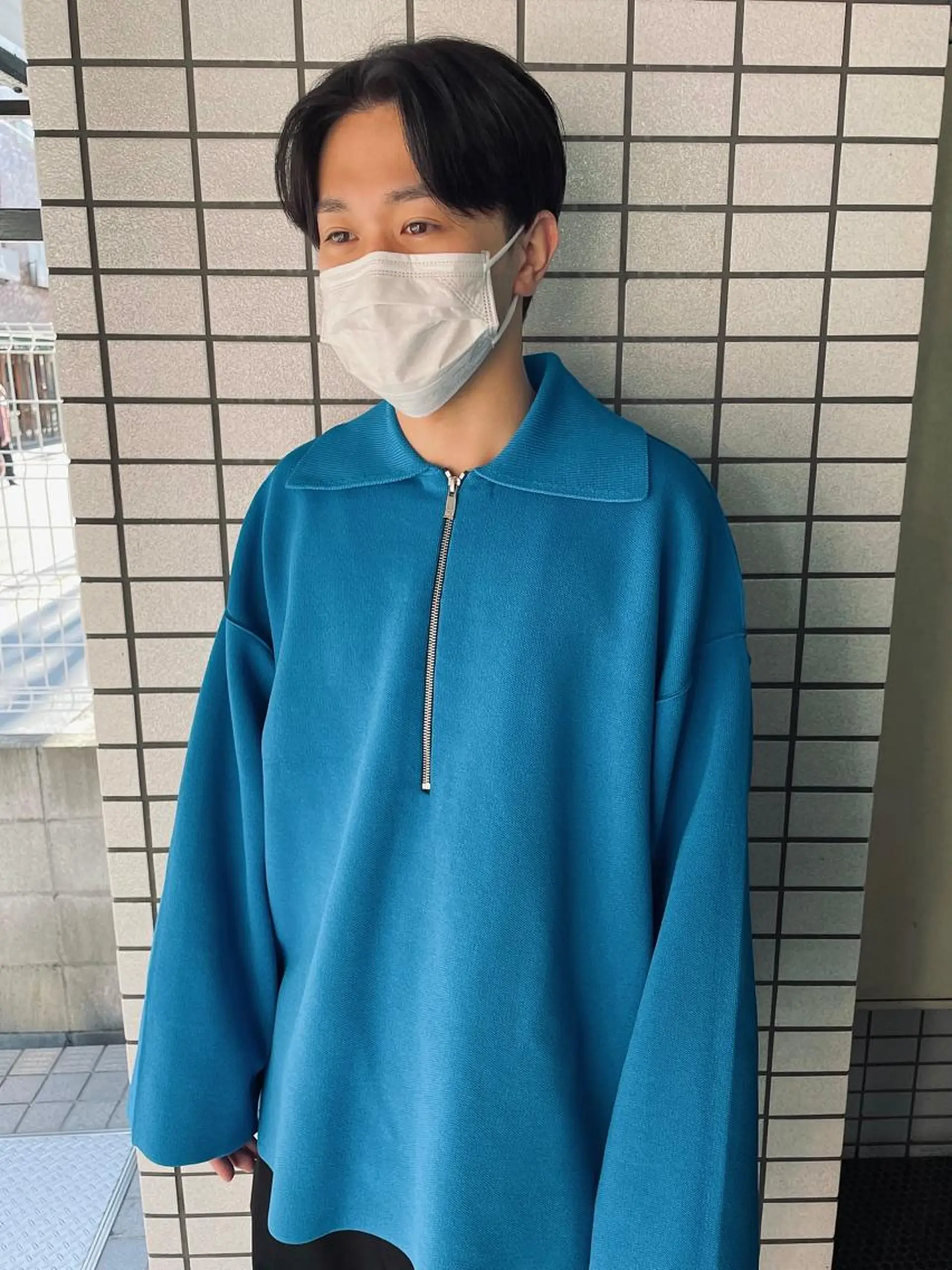 ミディアム メンズ ミディアムパーマ センターパート ダウンパーマ メンズパーマ ruki yabeのヘアスタイル