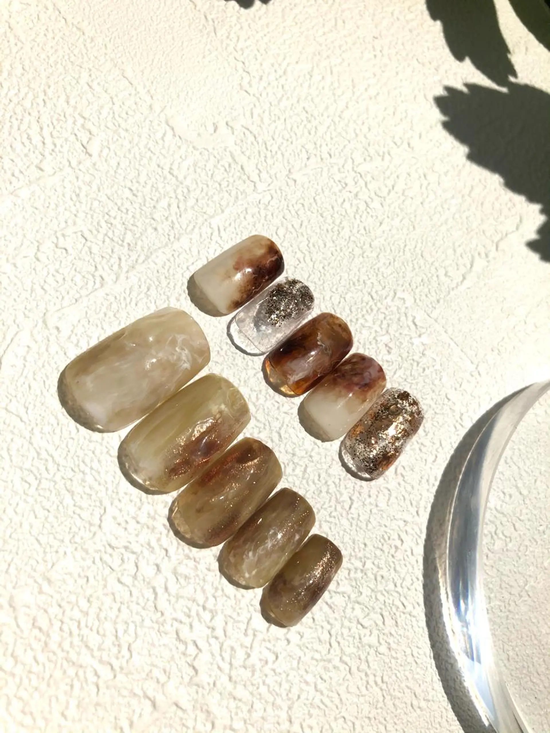 カラー ネイル ミラーネイル ぷっくりネイル 黒葛原 めぐみのネイルデザイン