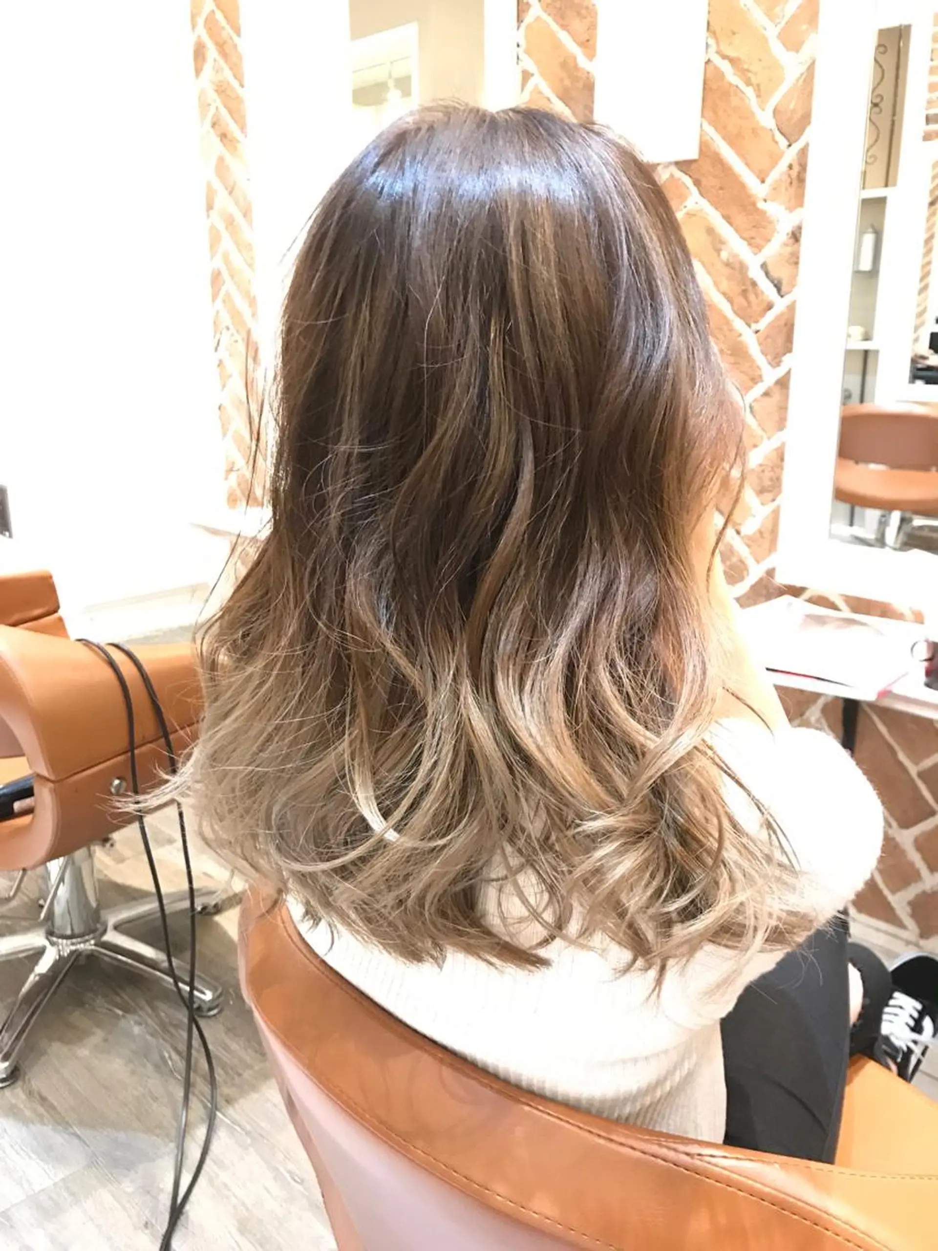 カラー グラデーションカラー 神野 雅樹のヘアスタイル
