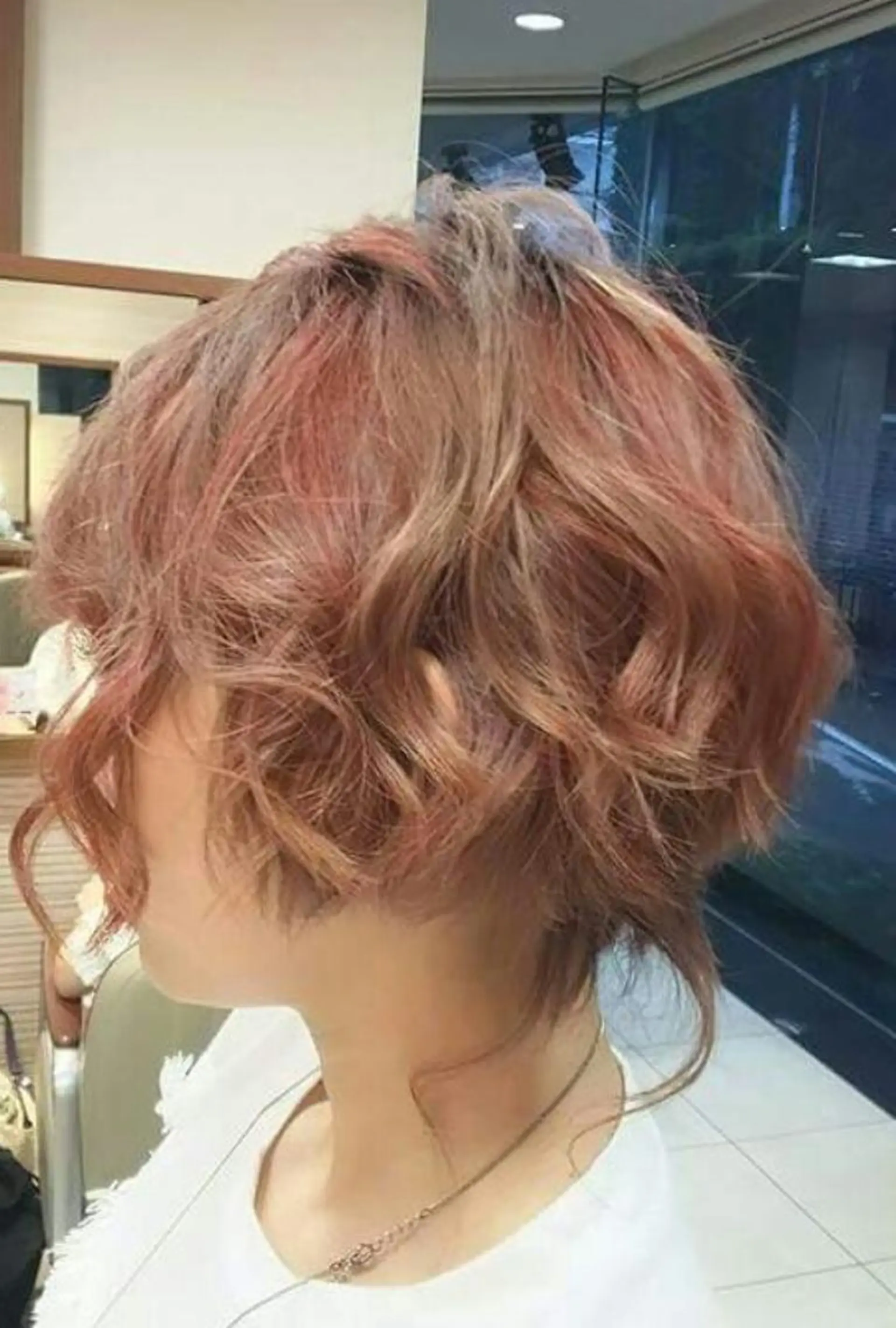 ショート カラー メッシュ 【Sweep】おじま のぞみのヘアスタイル