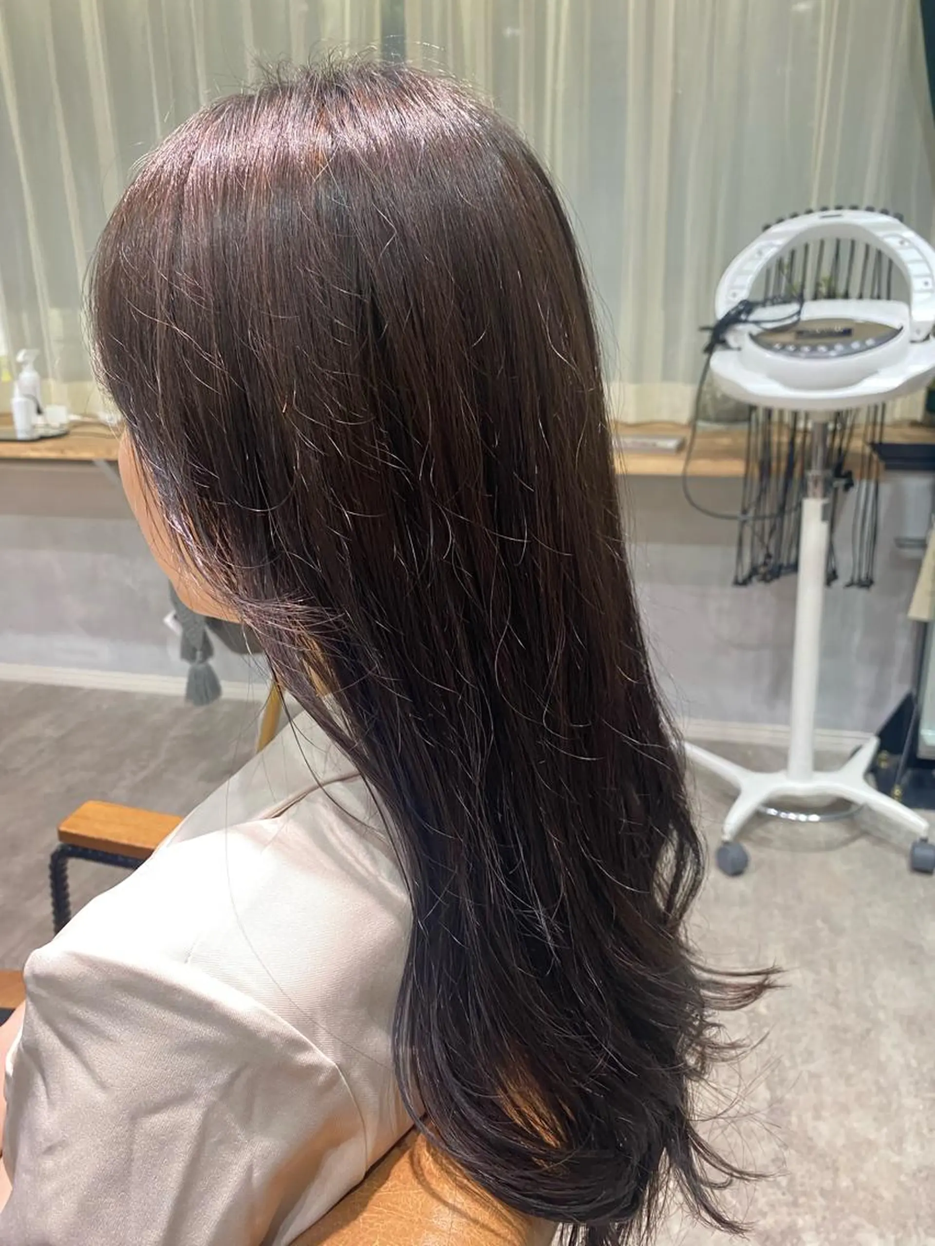 ロング パープルカラー ハイライト ヘアカラー 大久保 優香のヘアスタイル