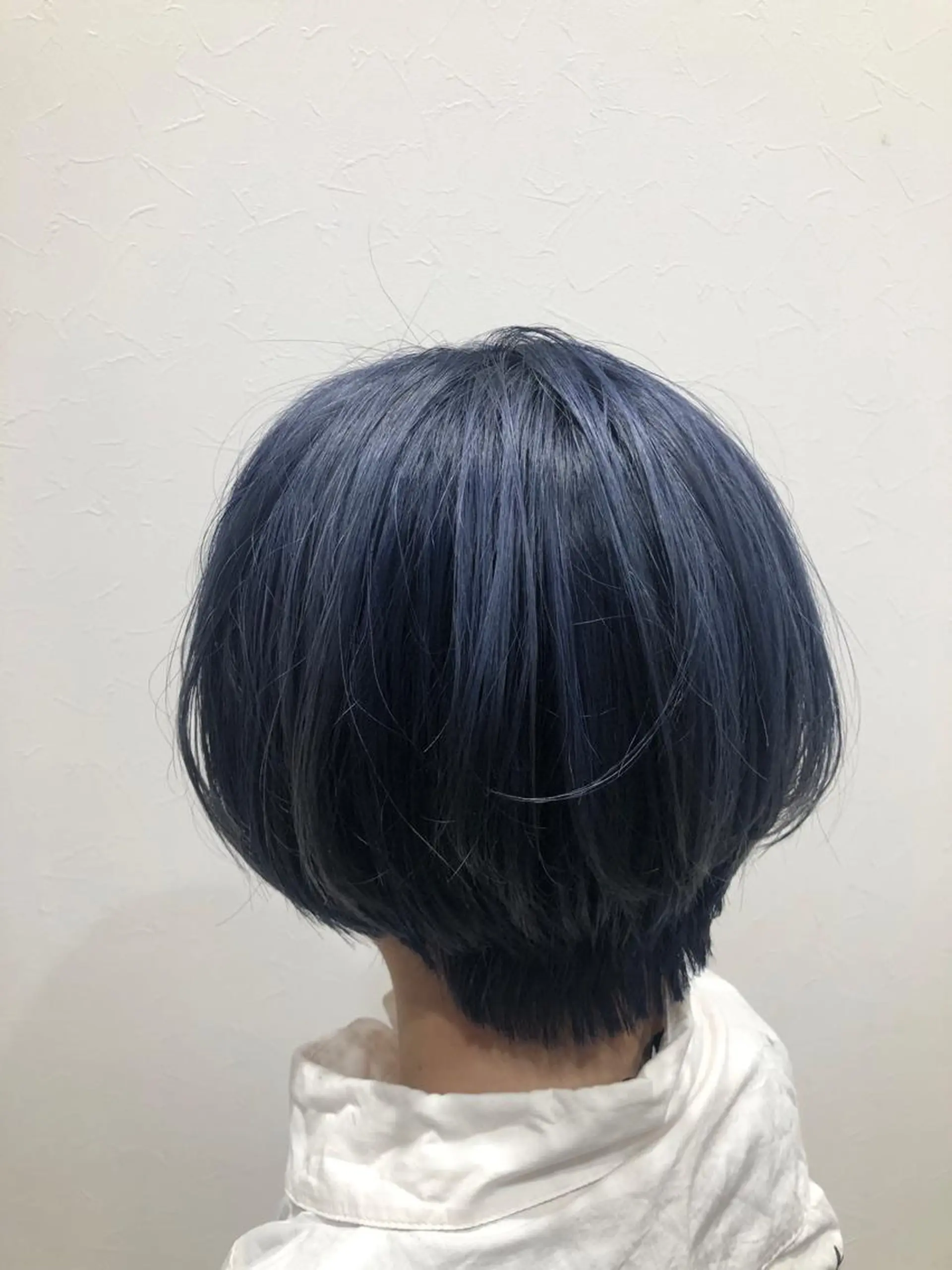 ショート カラー ブリーチ ブルーカラー ネイビーカラー ヘアカラー ダブルカラー🎉 ハイトーン🎉スドウのヘアスタイル