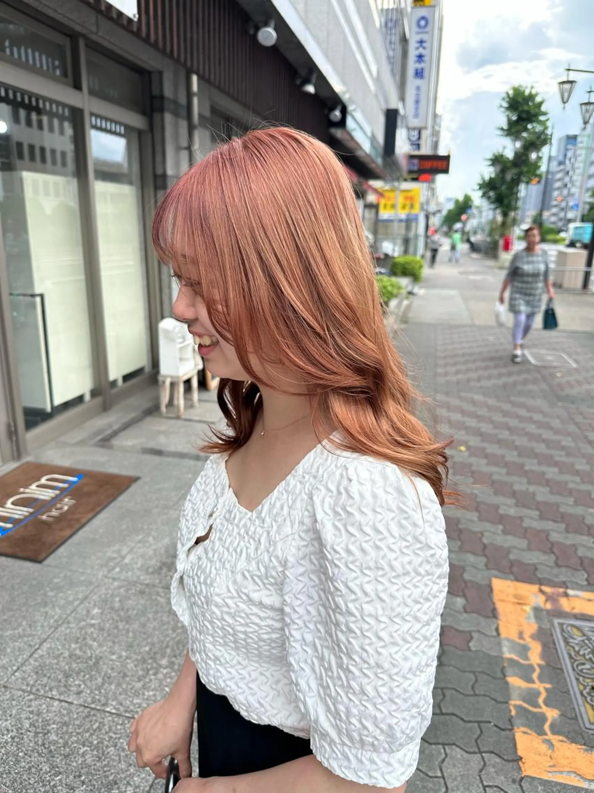 セミロング カラー オレンジ 高橋 みく/ minim 暖色のヘアスタイル