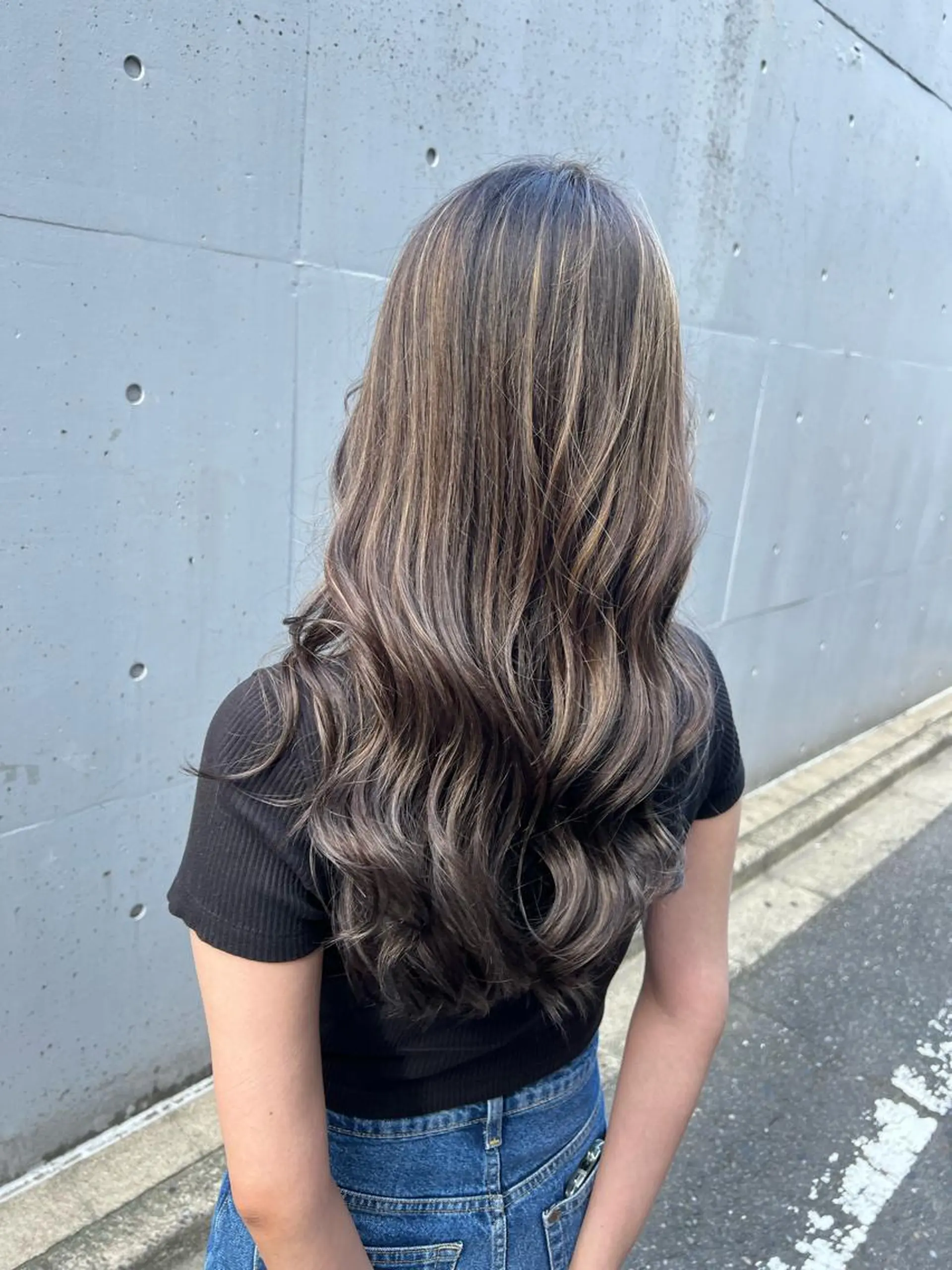 セミロング カラー ヘアアレンジ 🔥ハイトーンカラー ギャルNAOKI🔥のヘアスタイル