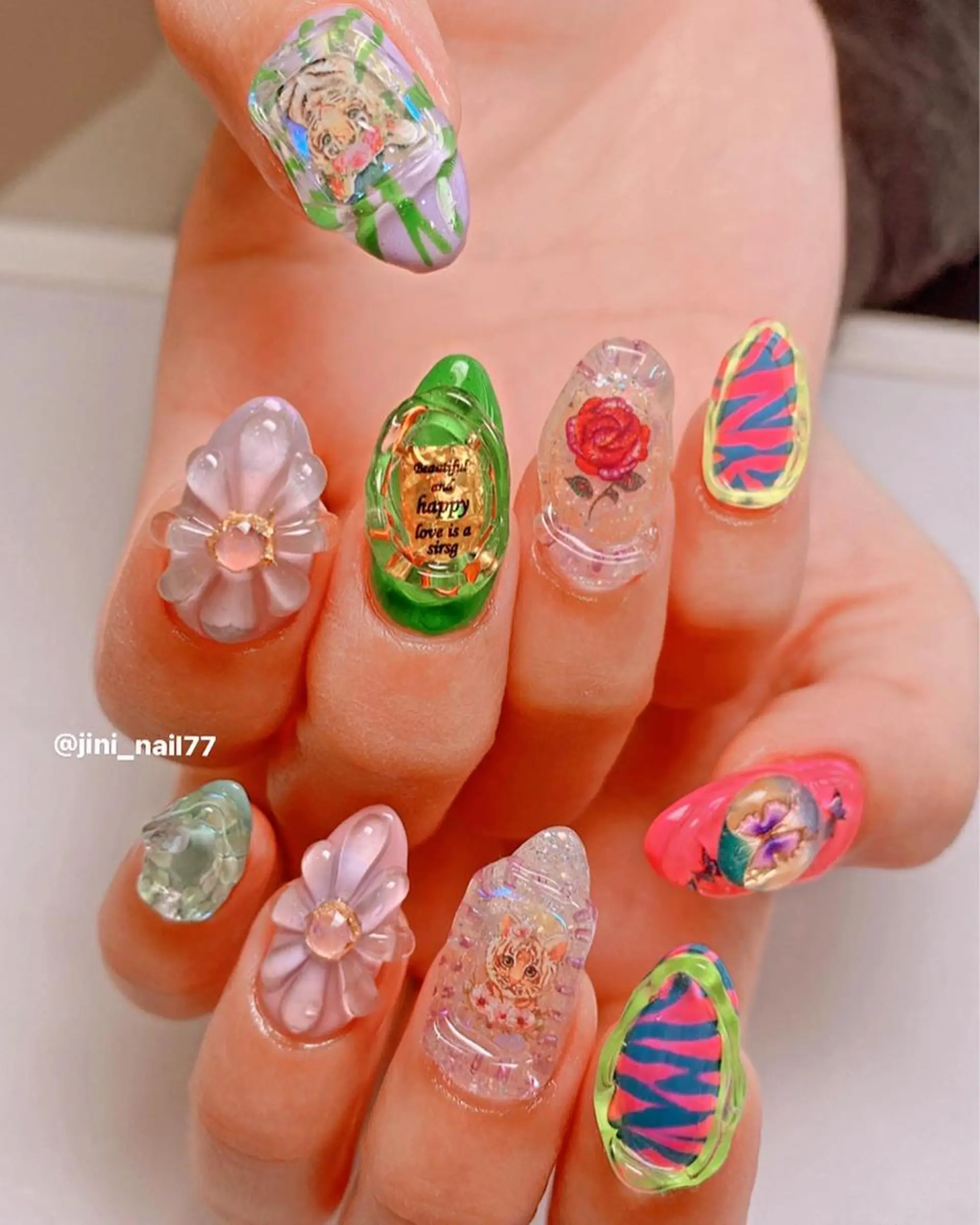 ネイル ハンドネイル JINI NAIL所属・ジニ ネイルのネイルデザイン