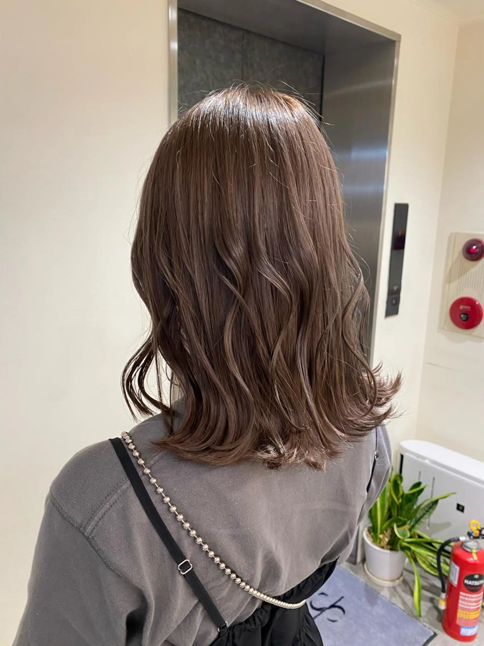 ミディアム カラー ヘアアレンジ ブリーチ グレージュ ヘアカラー ボブ /ニュアンス/ satomi🧸💖のヘアスタイル