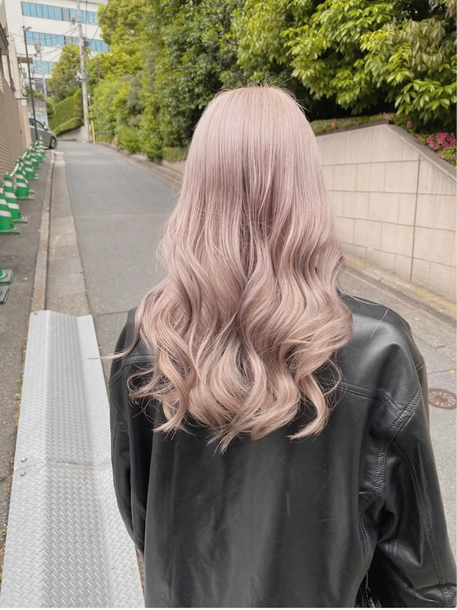 セミロング カラー アッシュ アッシュグレー アッシュグレージュ バレイヤージュ ミストバング ヘアカラー トリートメント ヘアセット 韓国ヘア特化💍 tiam💍ブリーチのヘアスタイル