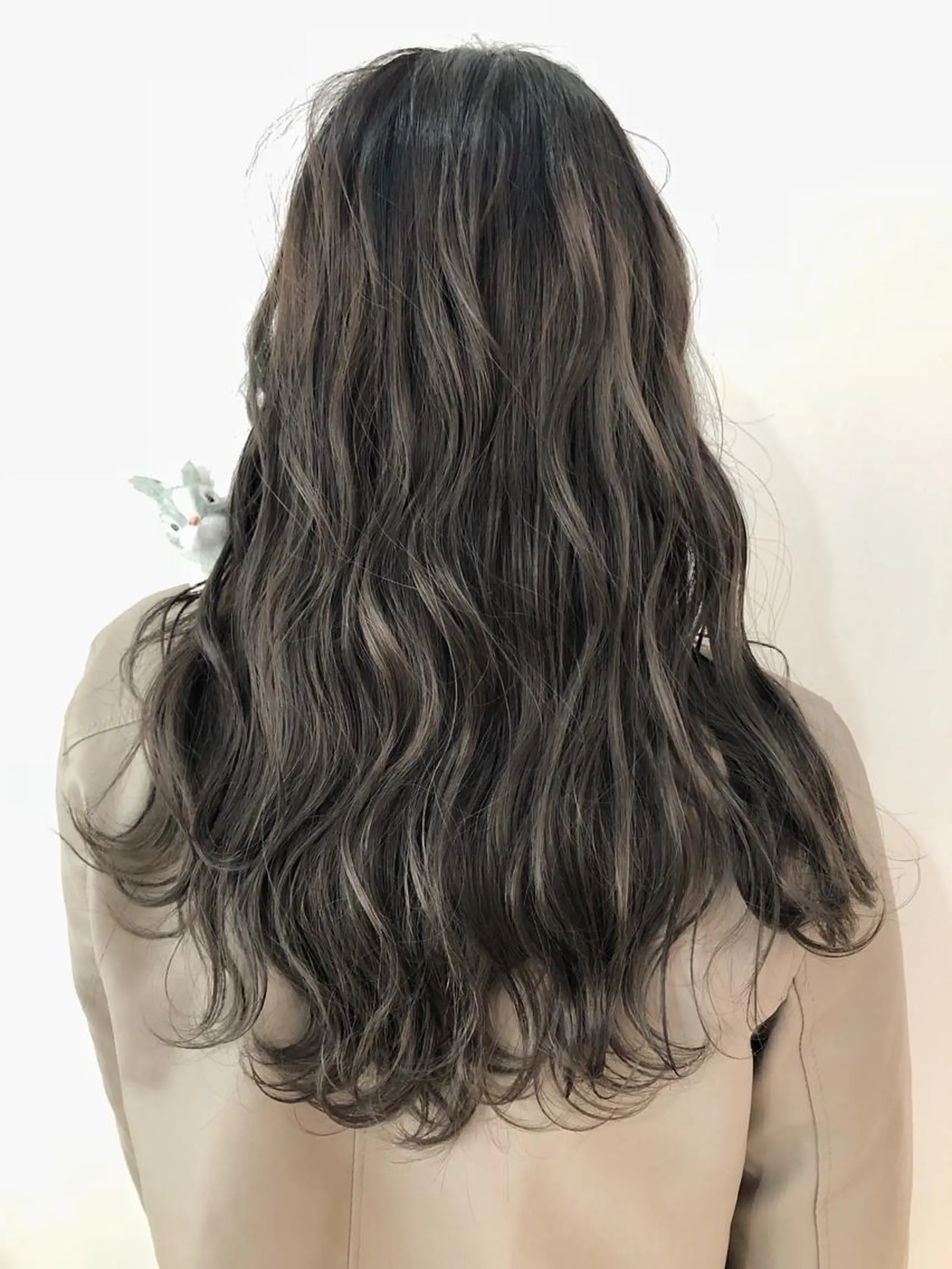 セミロング カラー 服部 樹季のヘアスタイル