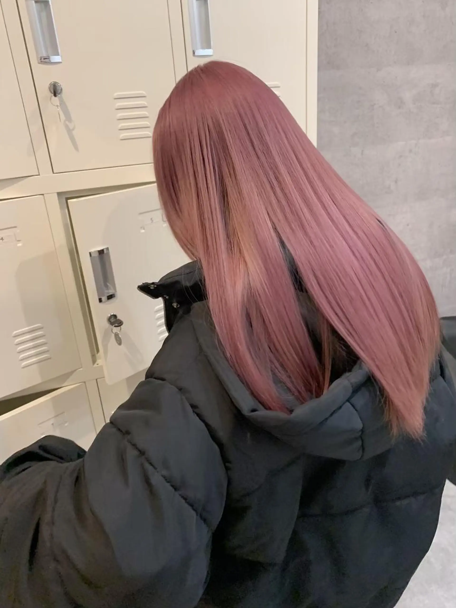 カラー アディクシーカラー バレイヤージュ 黒髪 ブリーチ ダブルカラー カット ヘアカラー ＿WHITE鳳店 アンダーバーホワイトのヘアスタイル