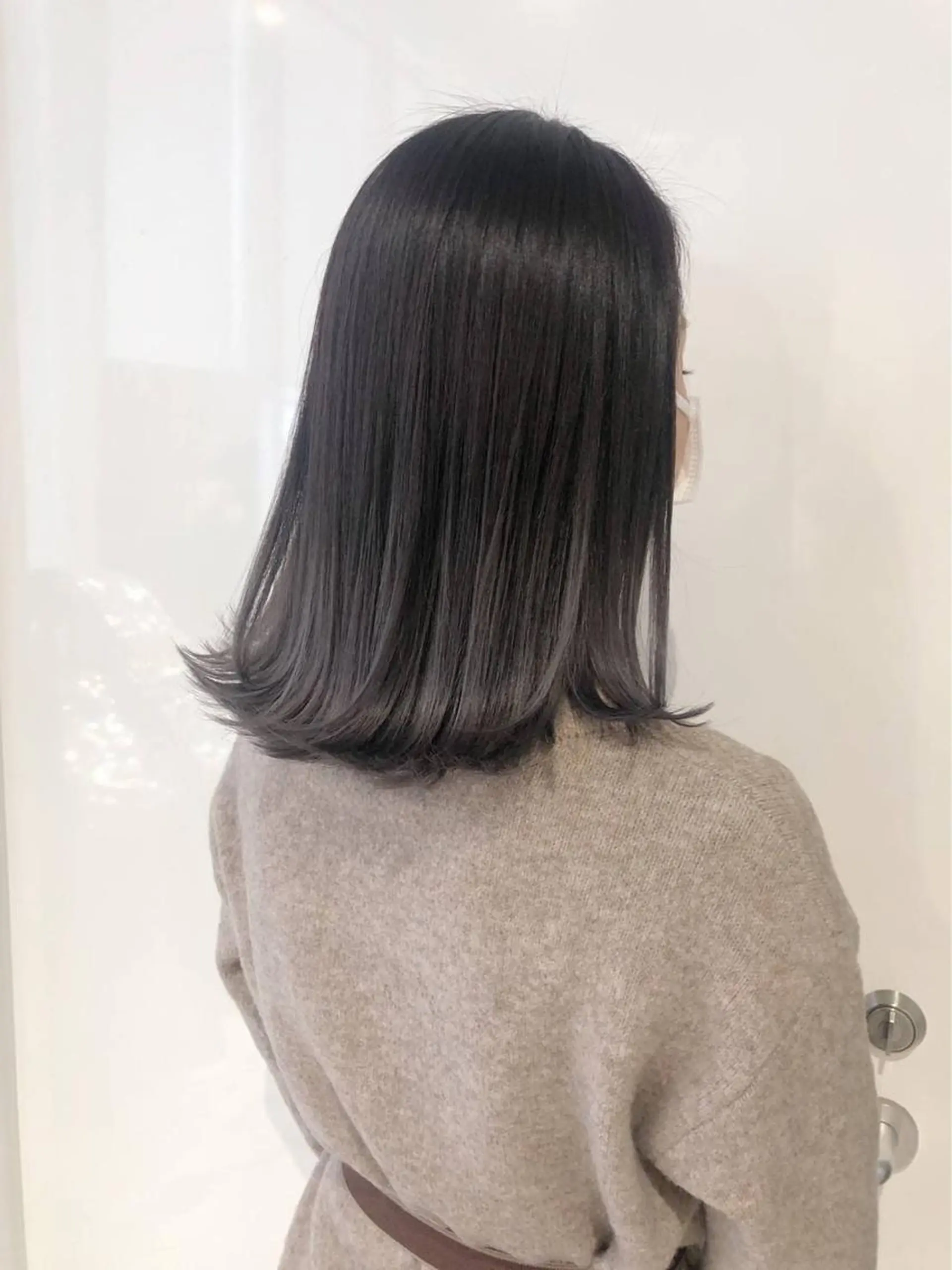 セミロング カラー ✴️Siesta✴️ 髪質改善艶カラーのヘアスタイル