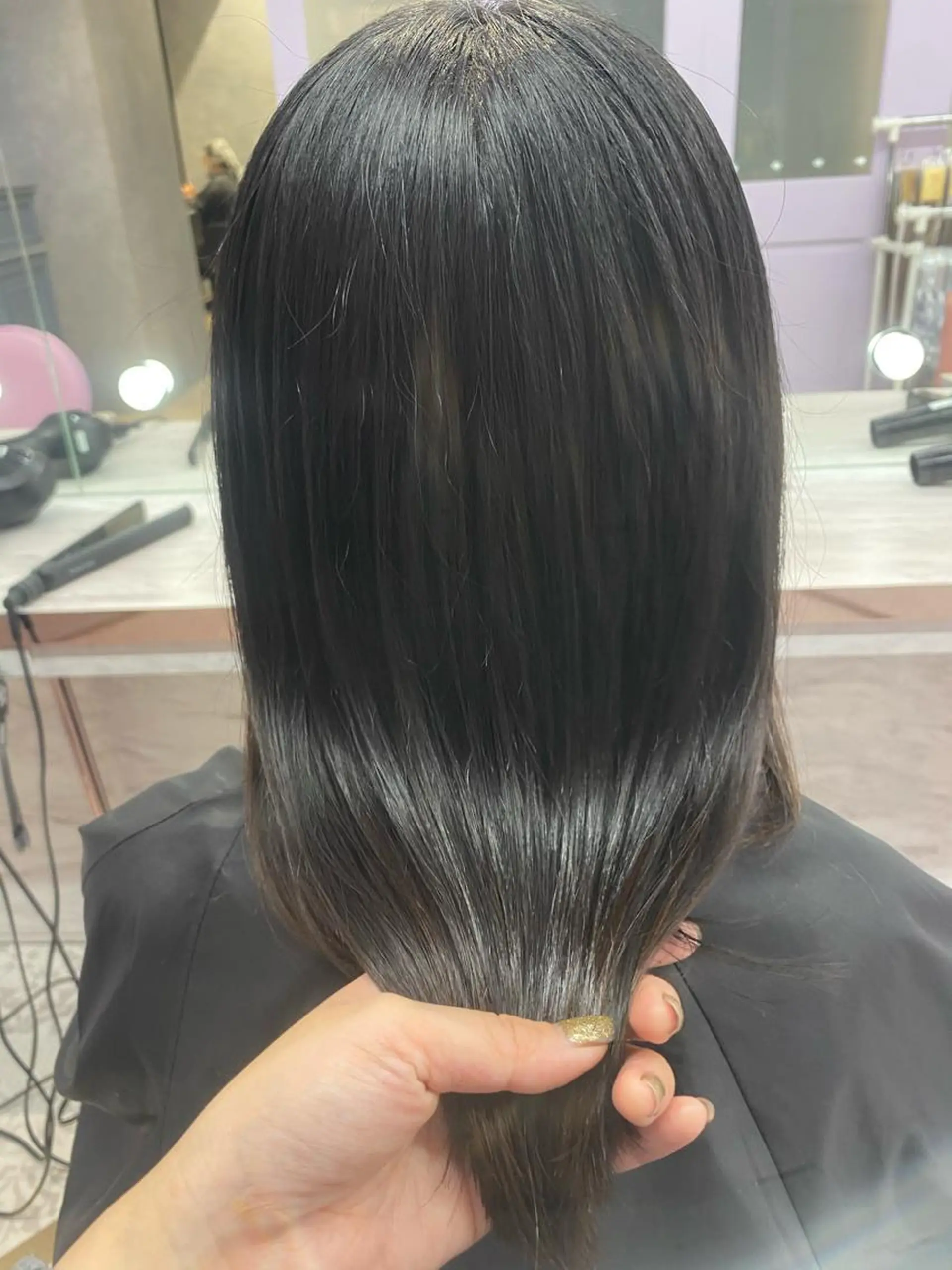 セミロング Cielro【 シェイロ 】所属・Cielro/ダブル カラー/西田咲希のヘアスタイル