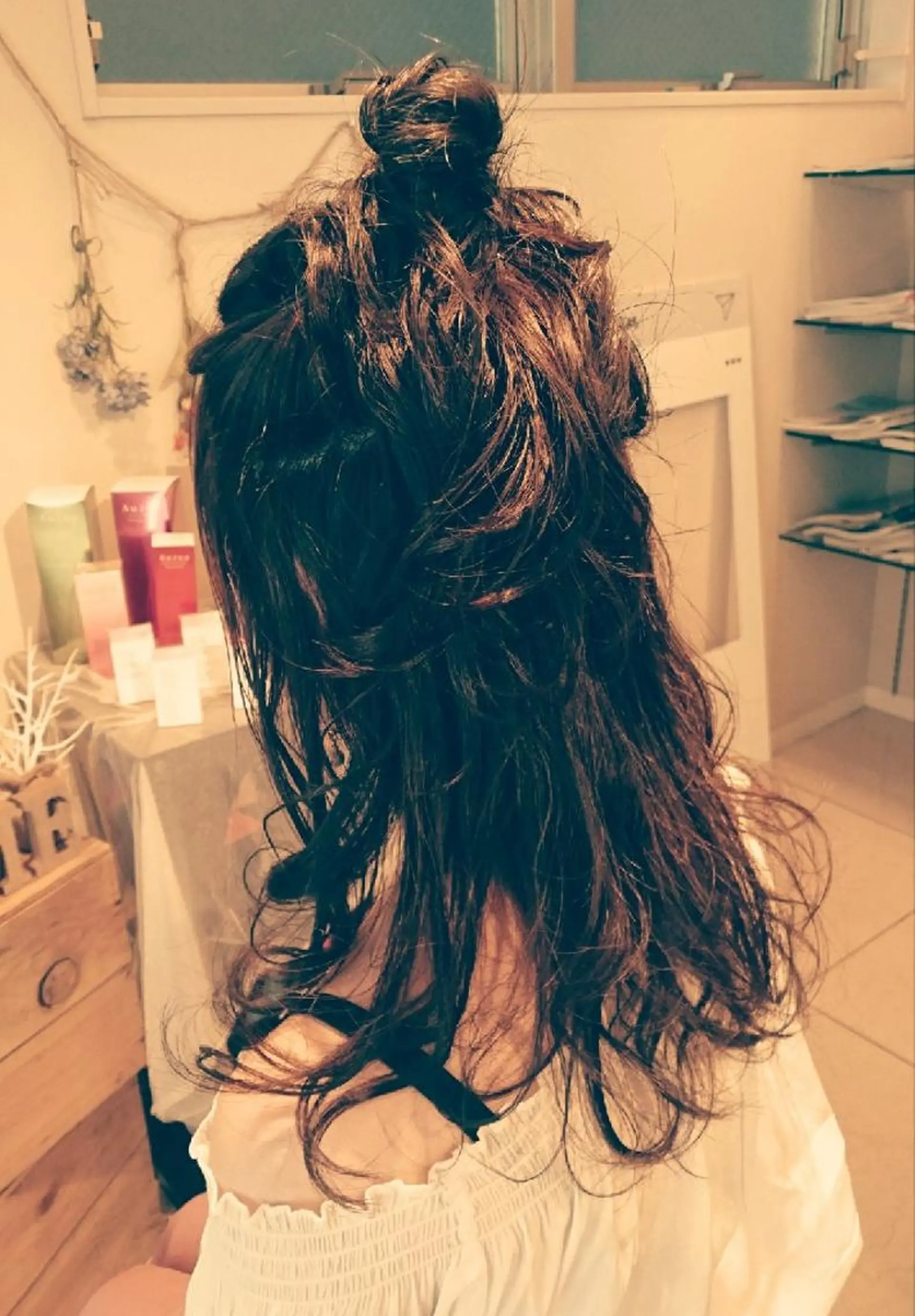 ヘアアレンジ セミロング ハーフアップ お団子ヘア おくれ毛 ヘアセット/髪質改善 /カラー/TADOのヘアスタイル