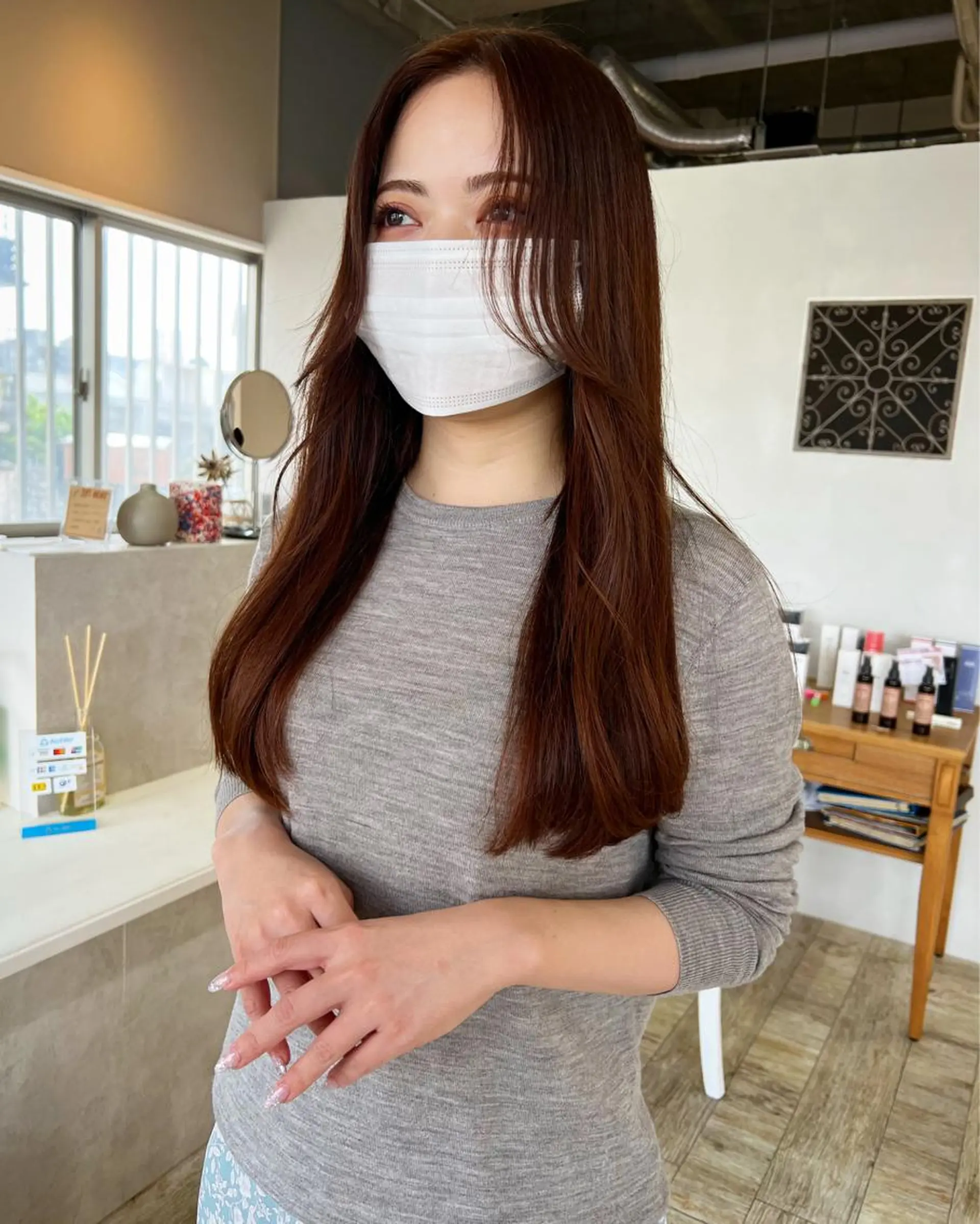 セミロング カラー 顔まわりレイヤー 顔周りカット レイヤーカット テトネ タカシのヘアスタイル