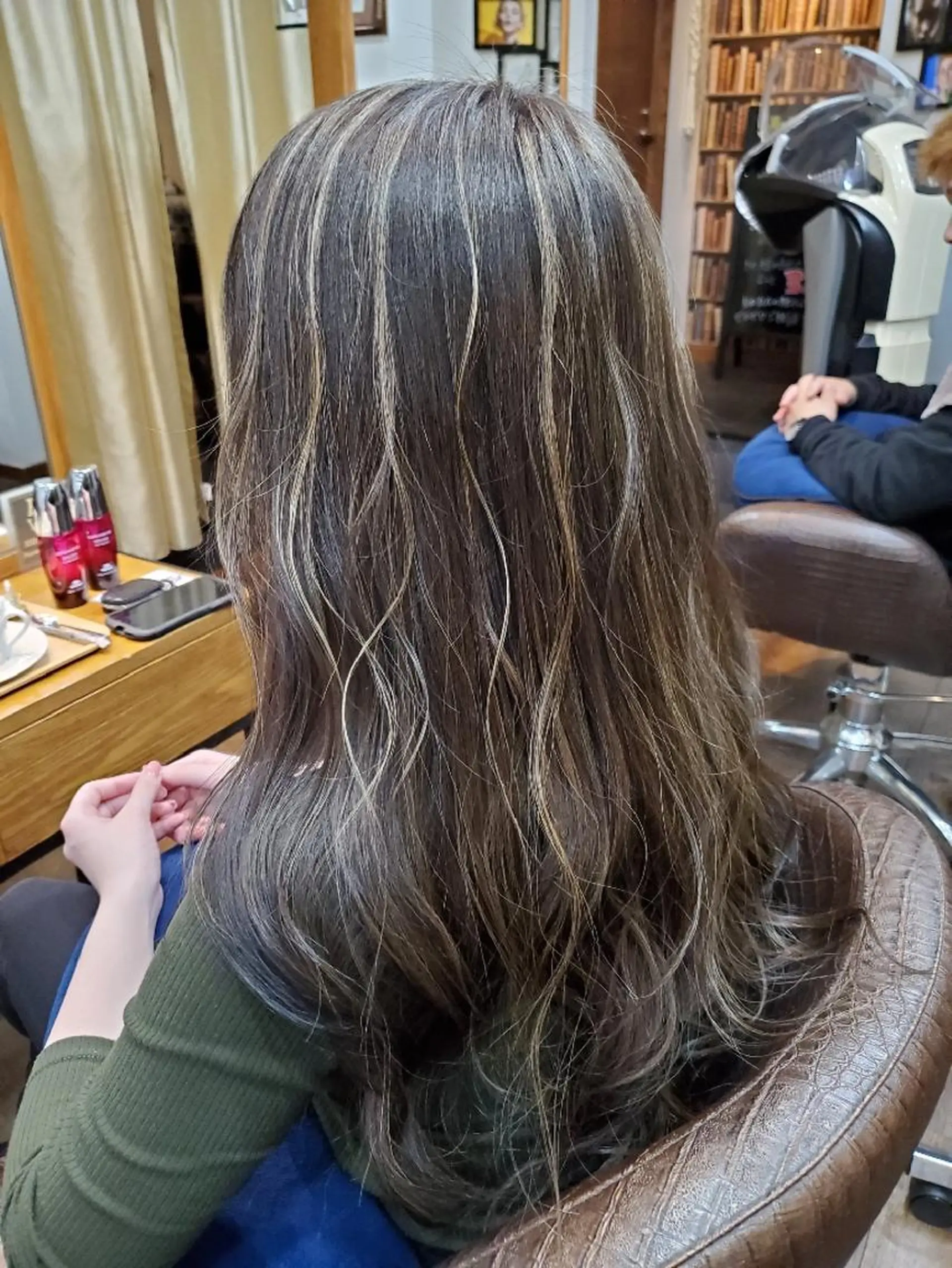 ロング カラー パーマ ヘアアレンジ ネイル マツエク・マツパ グラデーションカラー ハイライトカラー ハイライト グラデーション ◆ショート/ボブ/ 髪質改善◆松本尚弥のヘアスタイル