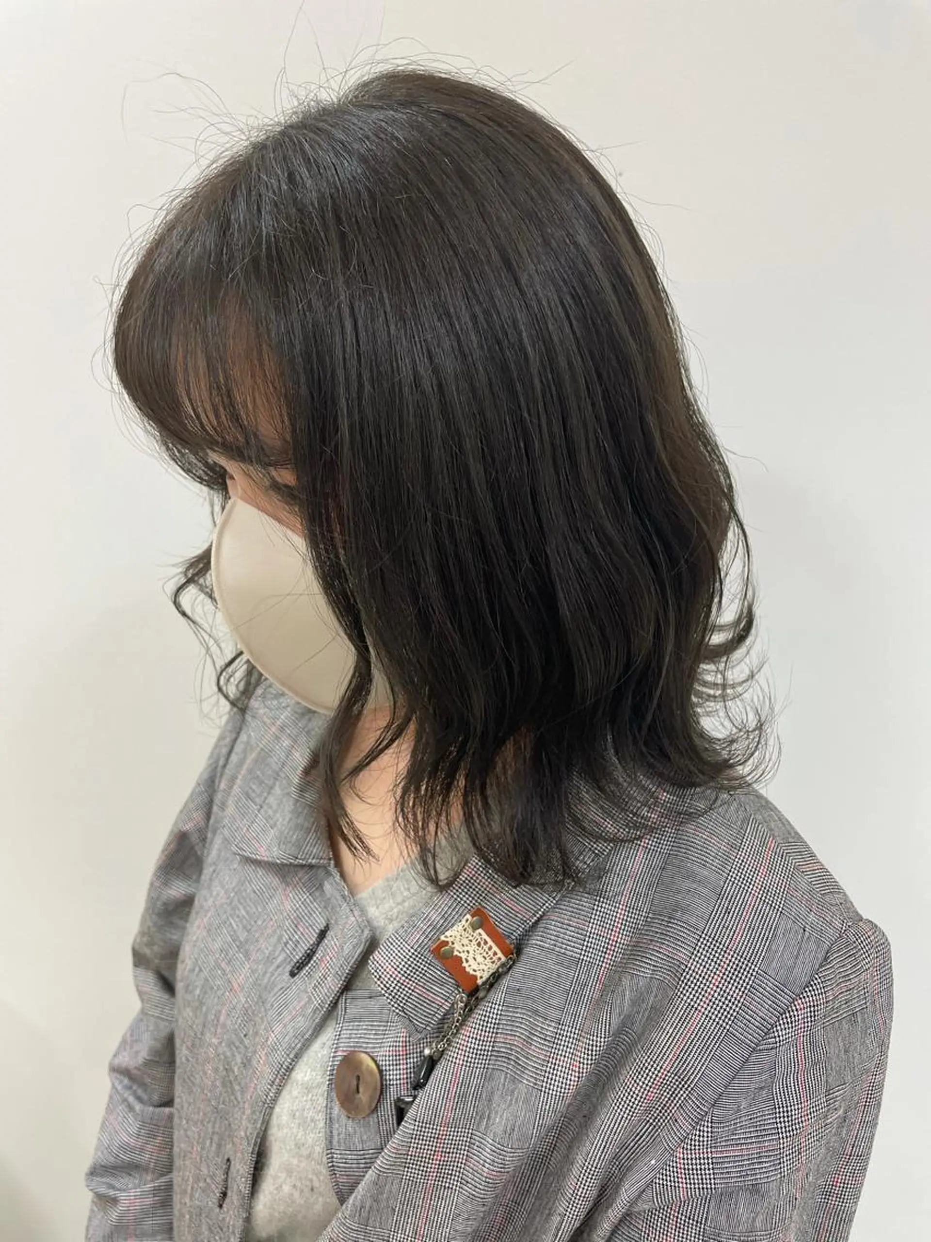 ミディアム カラー 顔まわりカット✄ ベージュカラー🧸のヘアスタイル