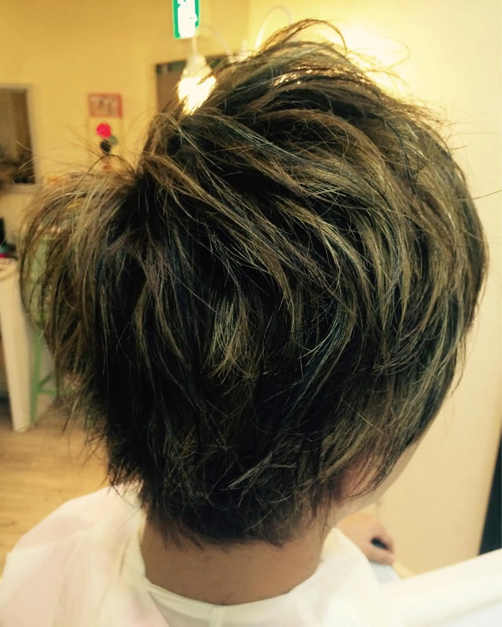 ショート カラー メンズ 鶴見 和美のヘアスタイル