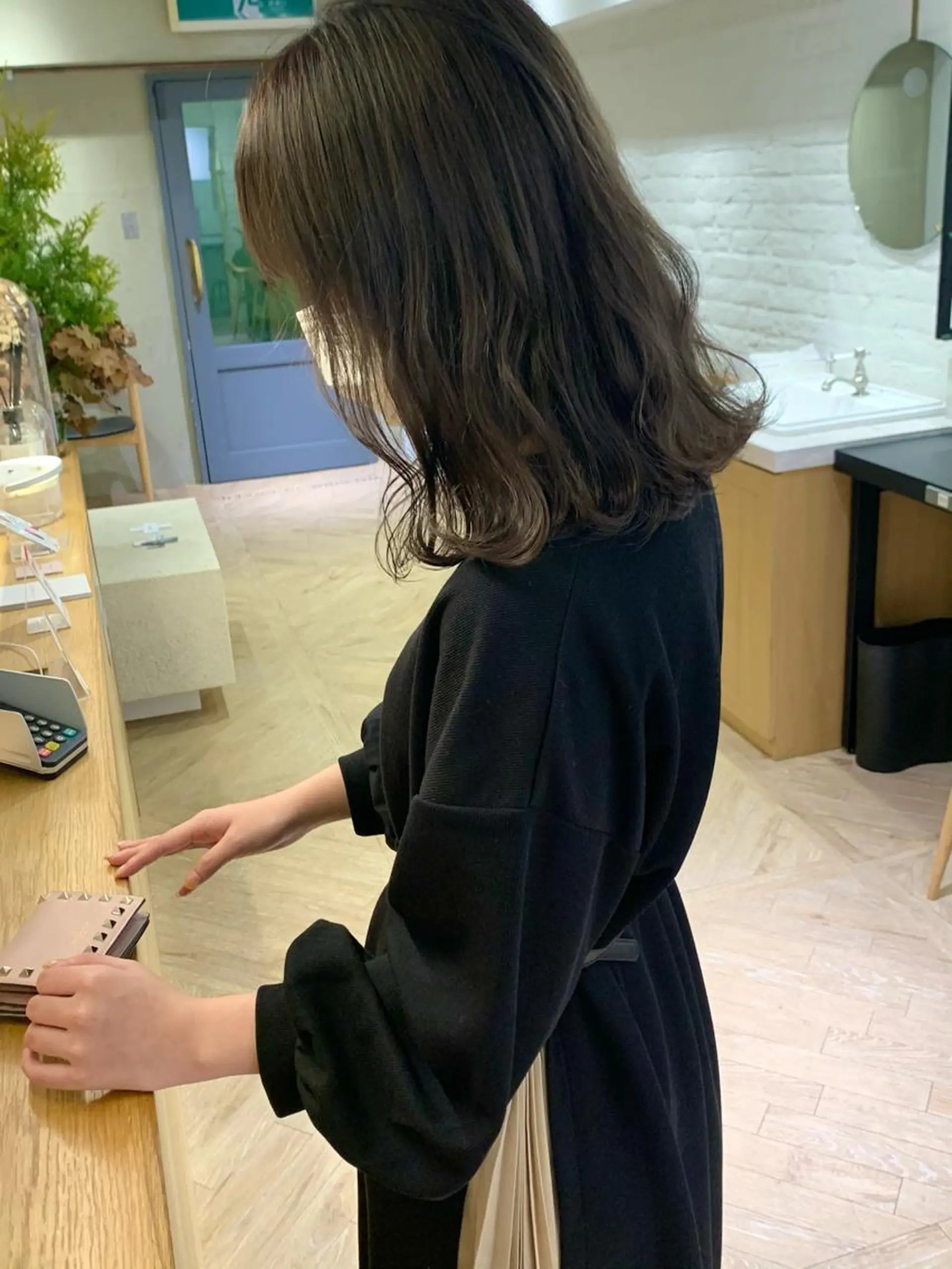 セミロング LOREN＋透明感 オリーブhirokoのヘアスタイル