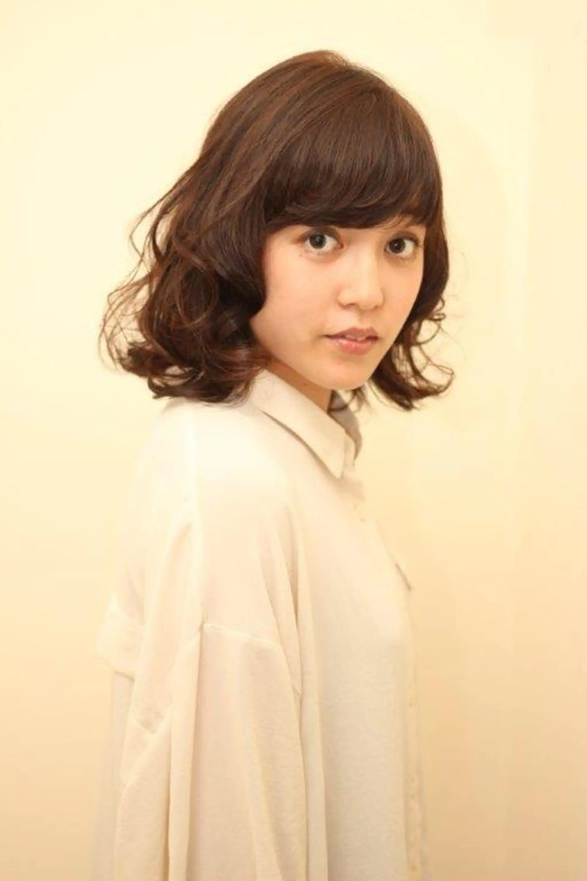 ミディアム BOND所属・小松 真唯子のヘアスタイル