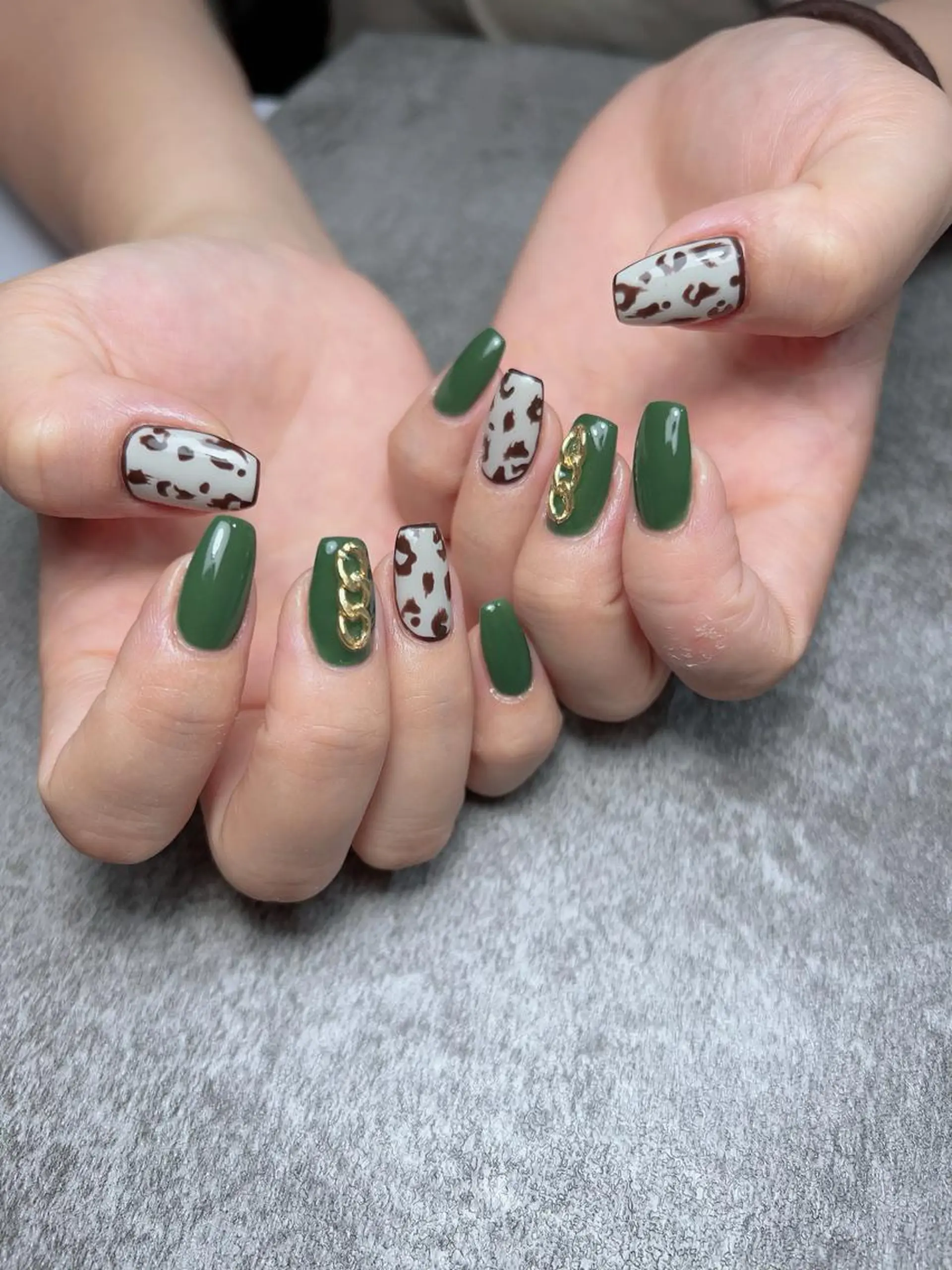 ネイル ハンドネイル 𝐑𝐞𝐯𝐢𝐨 ___堺市西区のマツエク・マツパデザイン