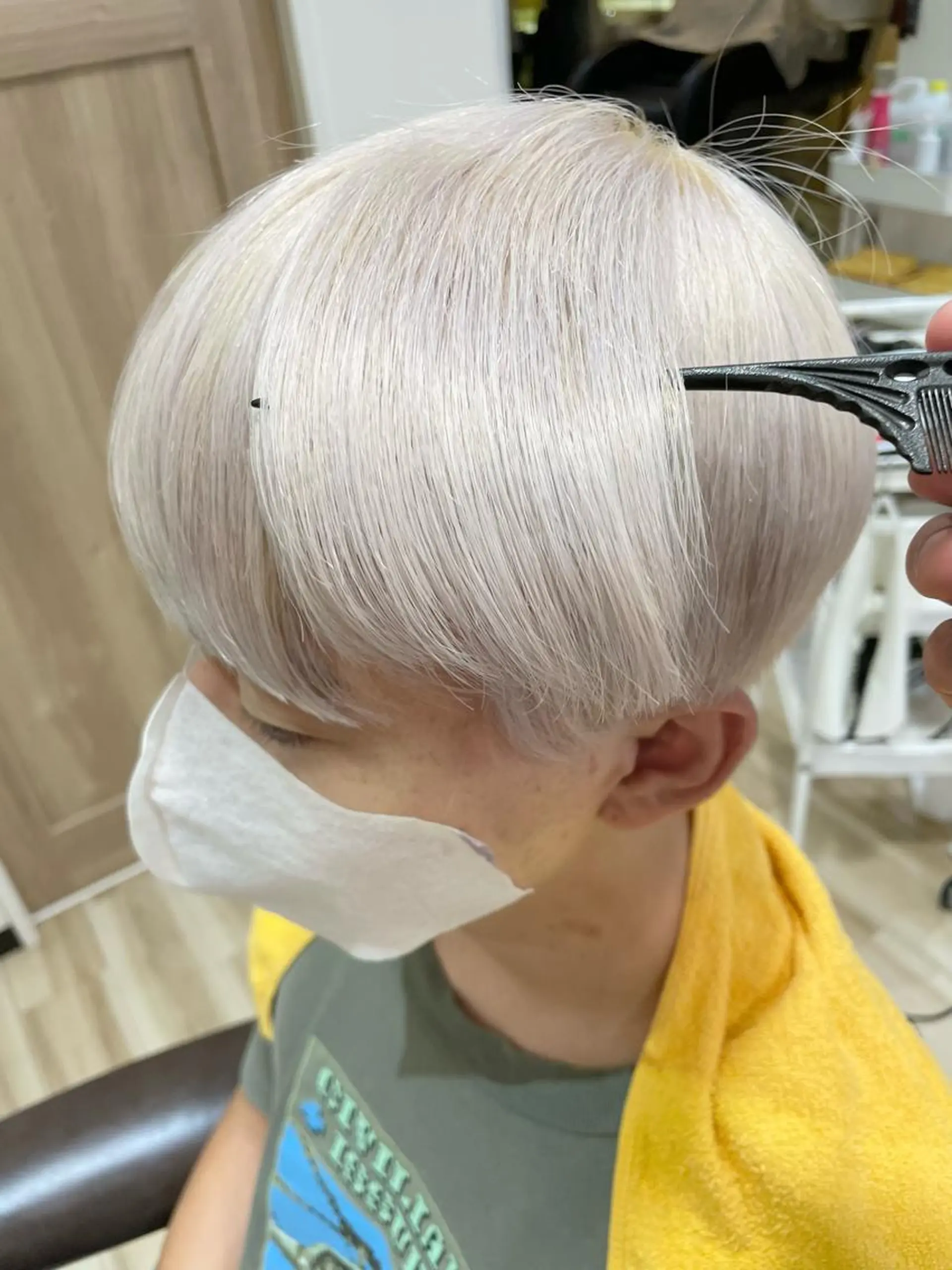 ショート カラー メンズ 🌈派手髪ハイトーン 🌈鈴木亮太🌈のヘアスタイル