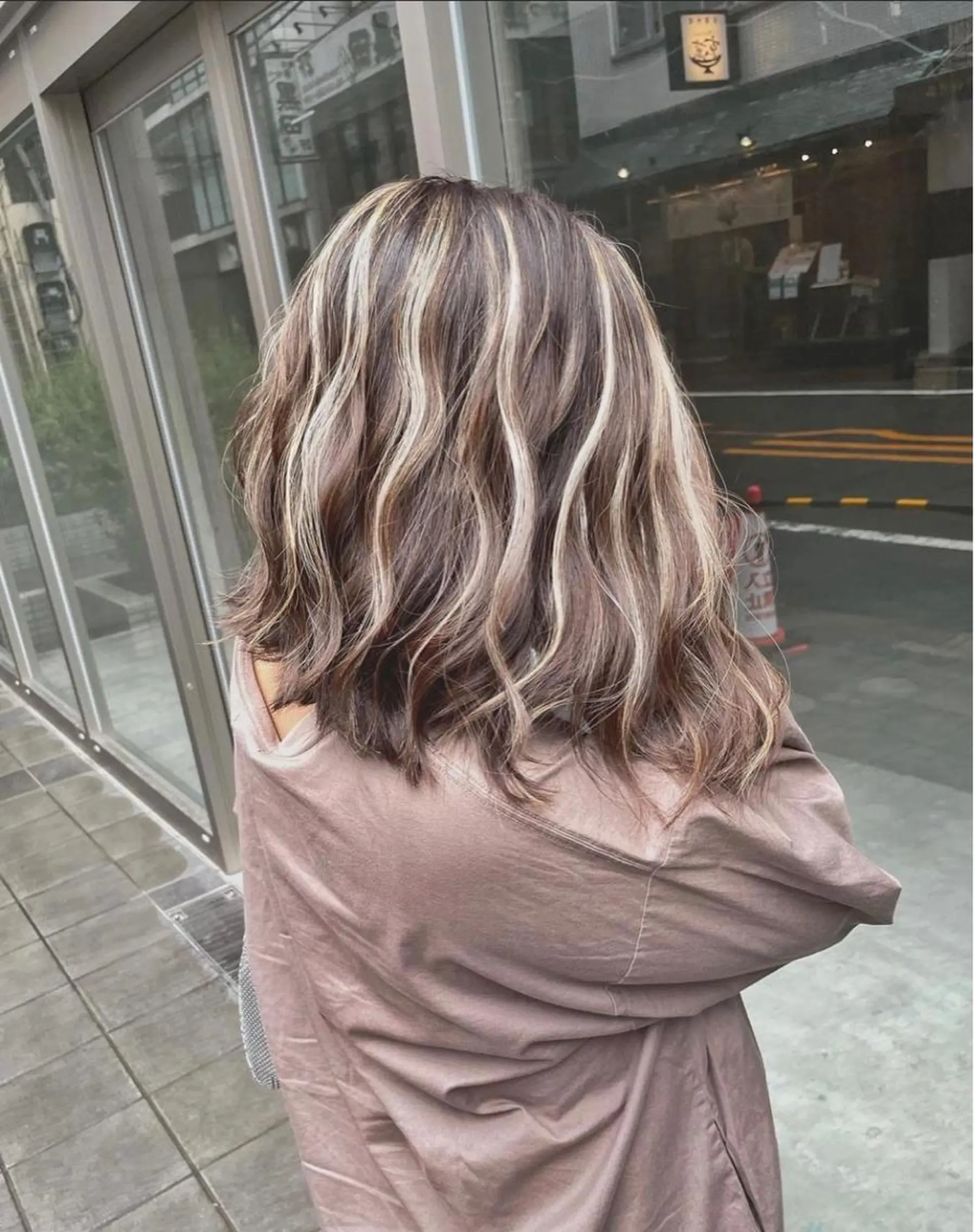 ミディアム 美髪/ハイライト 指名No.1KAIのヘアスタイル