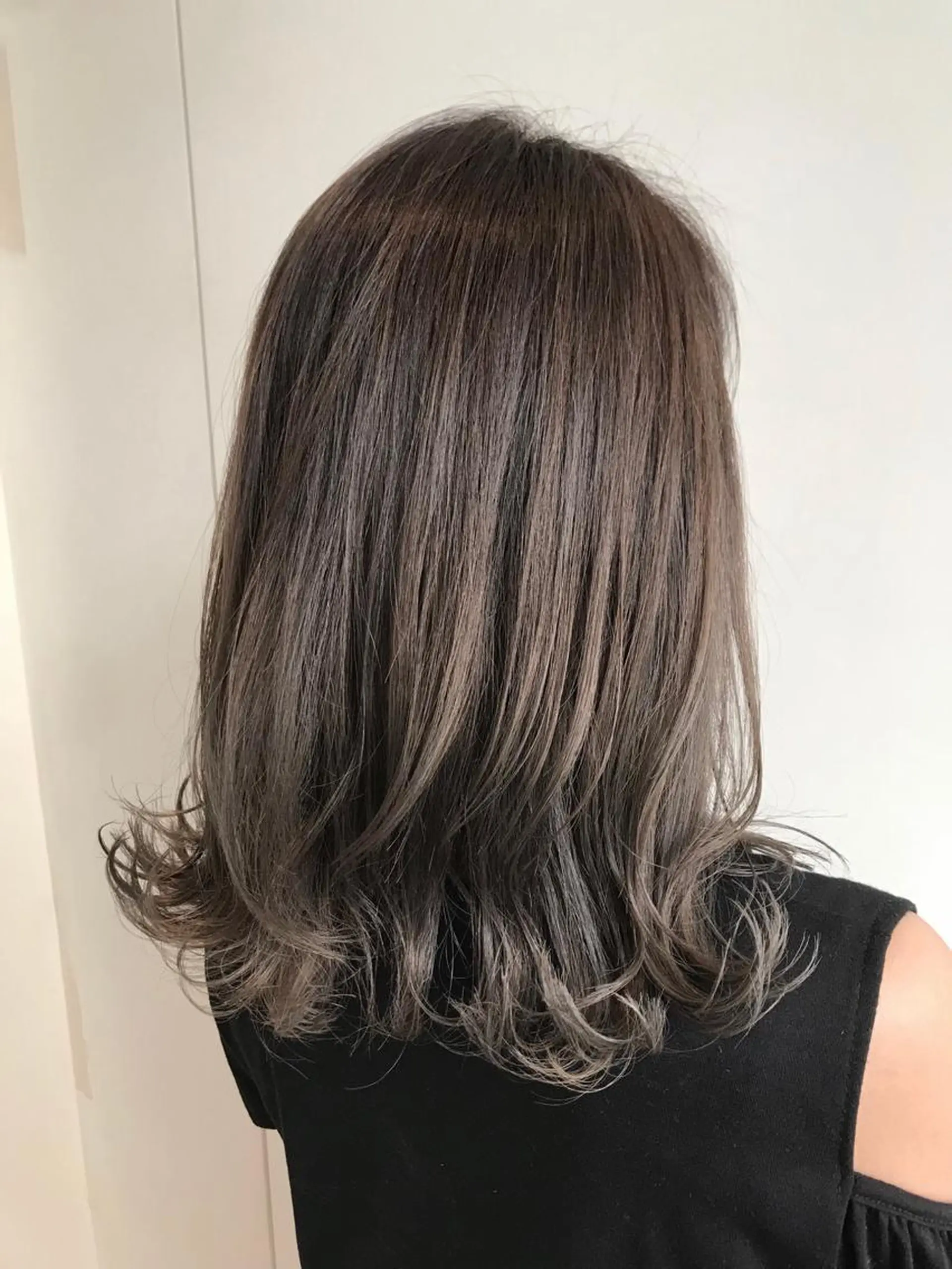 ミディアム カラー ブリーチ グレージュ Remore所属・中塚 義人のヘアスタイル