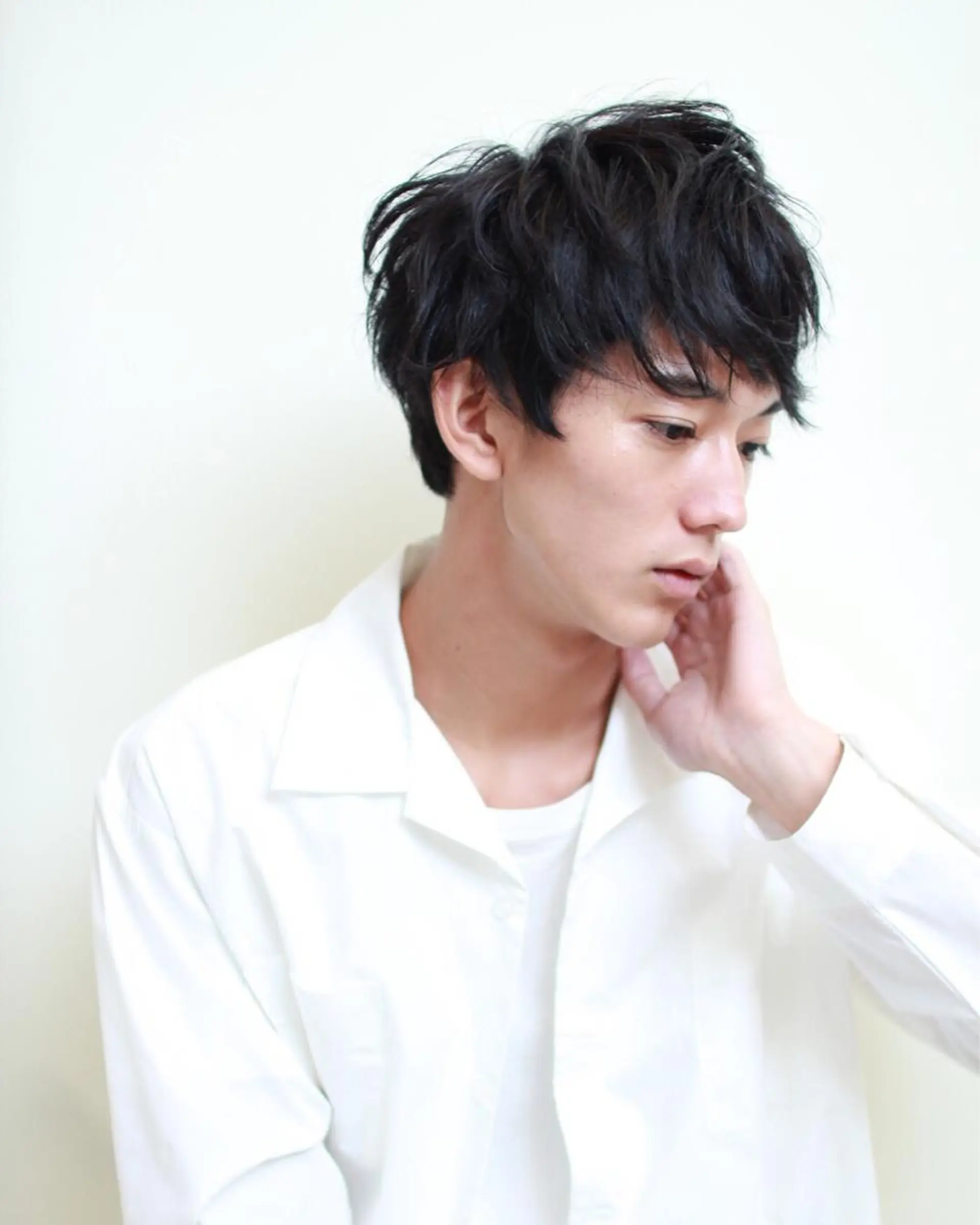 ショート カラー パーマ ヘアアレンジ メンズ メンズバレイヤージュ メンズハイライト マッシュ メンズパーマ バレイヤージュ 【ツヤ髪美容師】 ツダケイスケのヘアスタイル