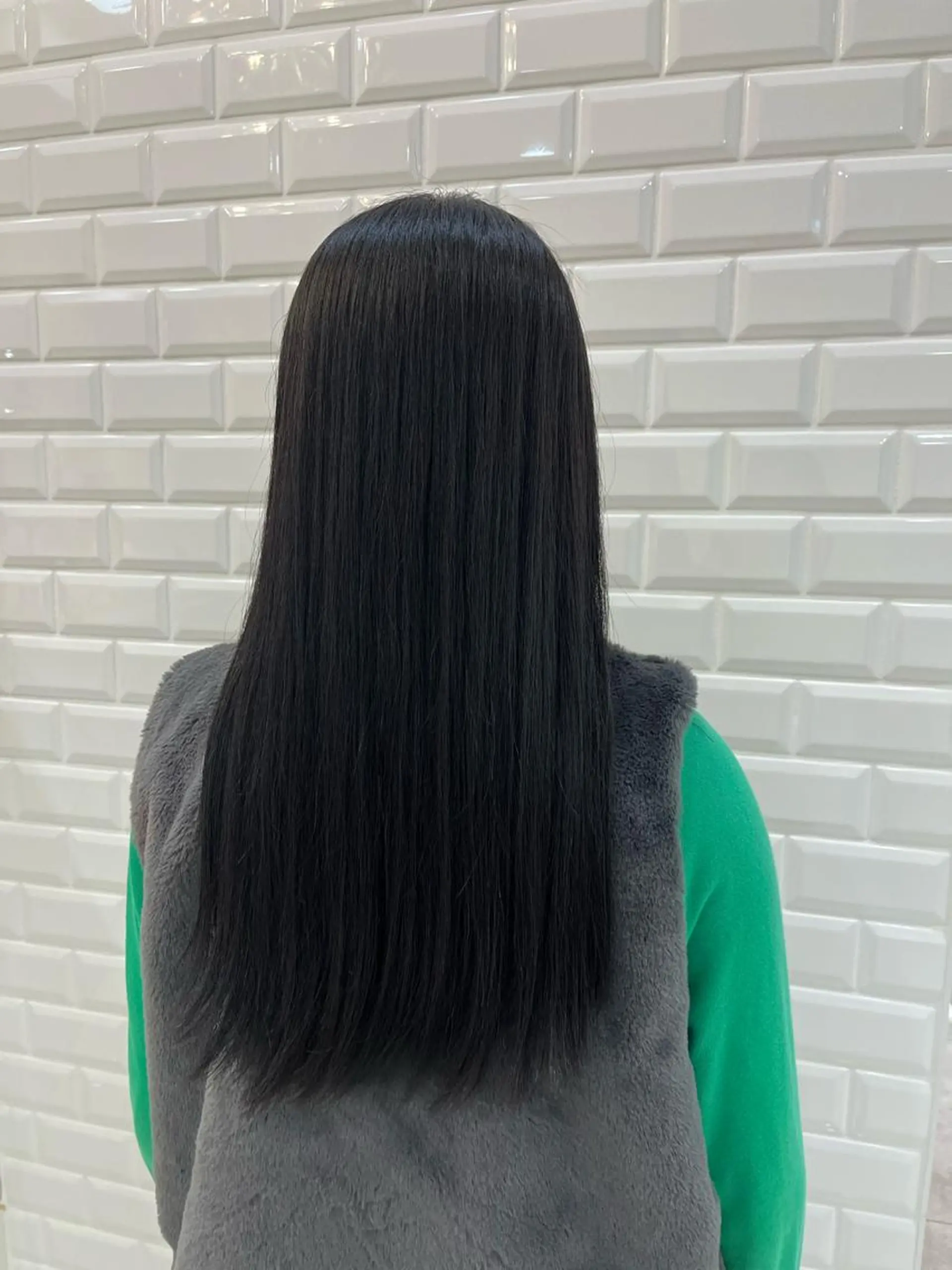 ロング カラー 新井 凪のヘアスタイル