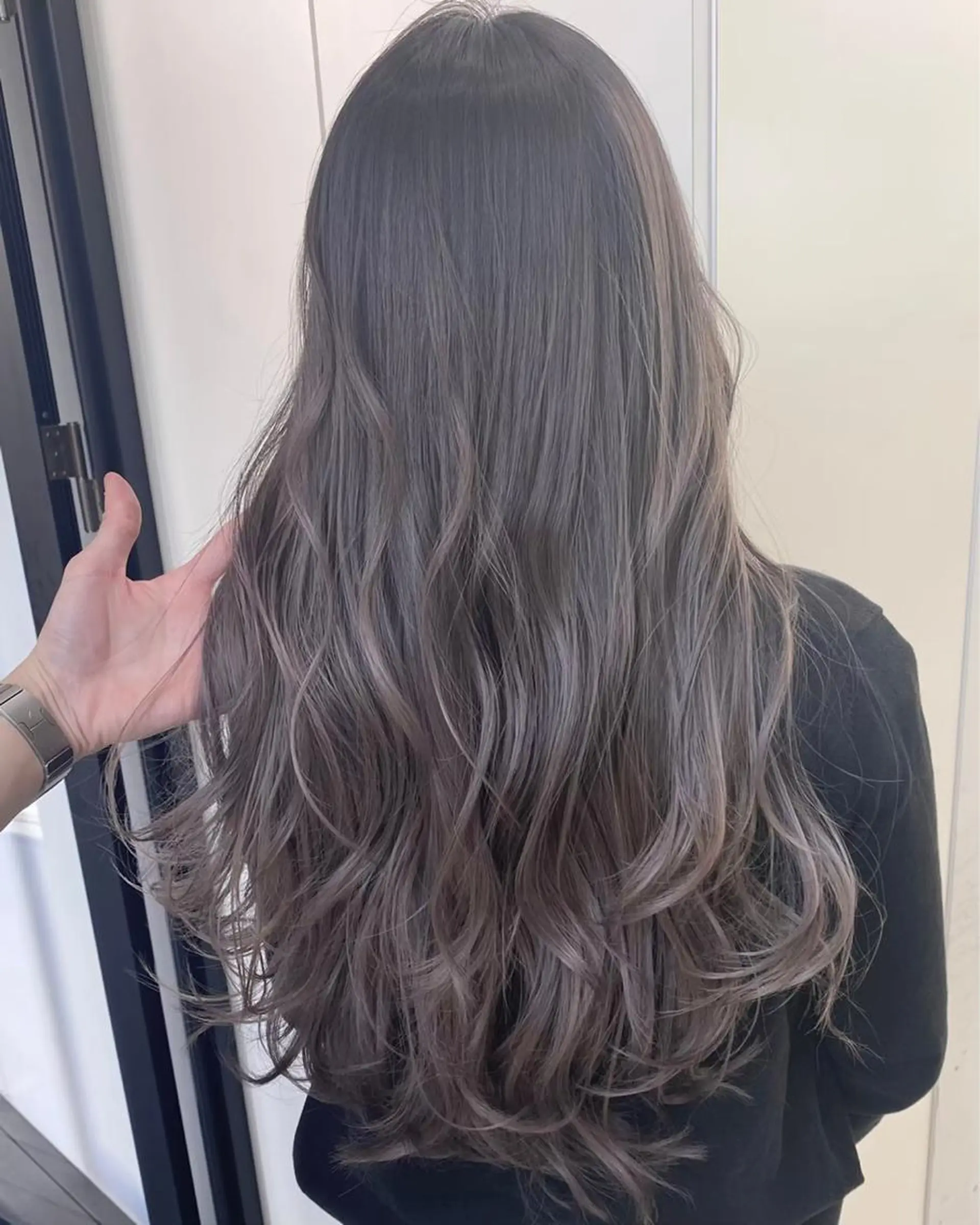 カラー amble luxe 伊畑優希のヘアスタイル