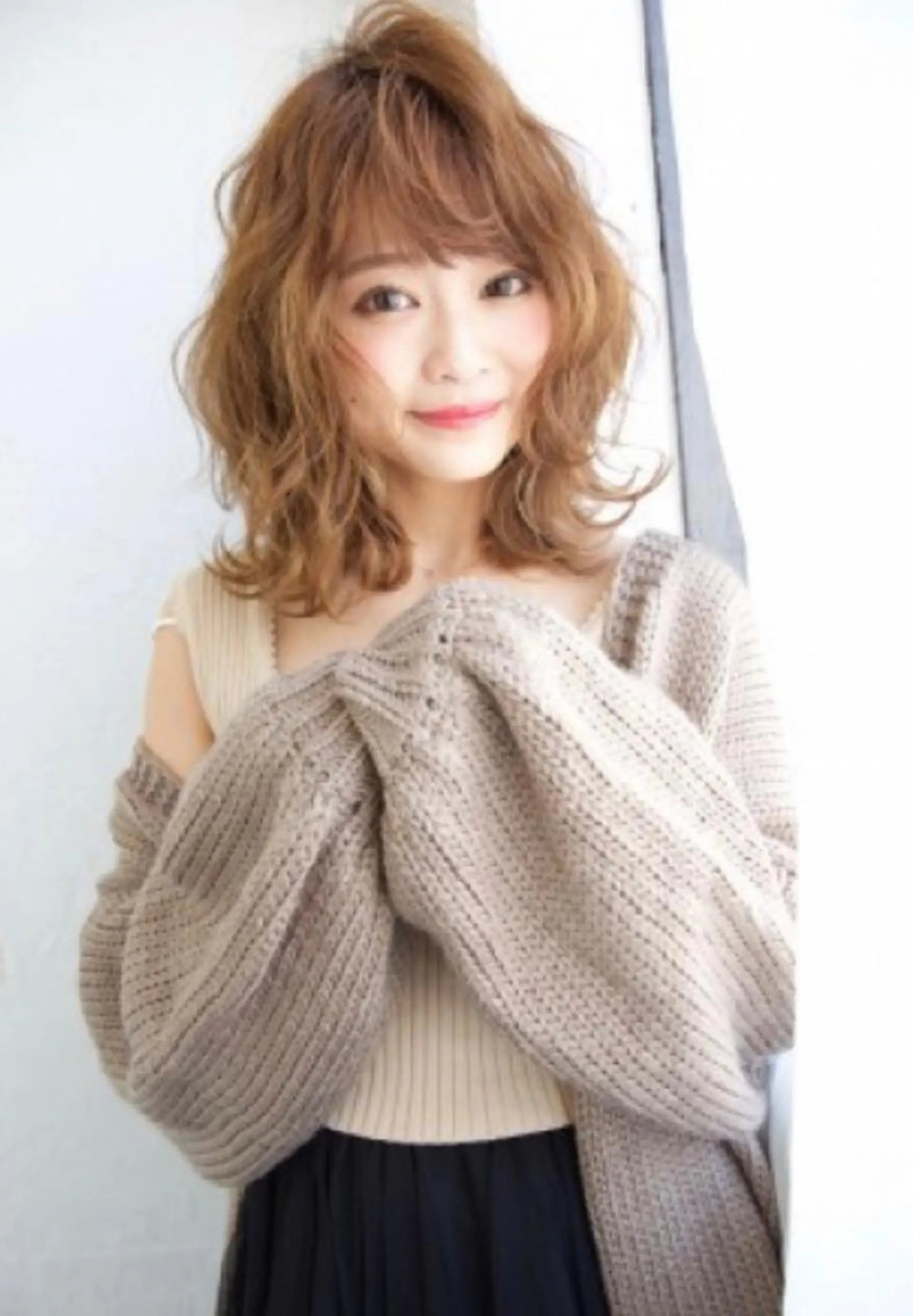 ミディアム 工藤 沙羅のヘアスタイル