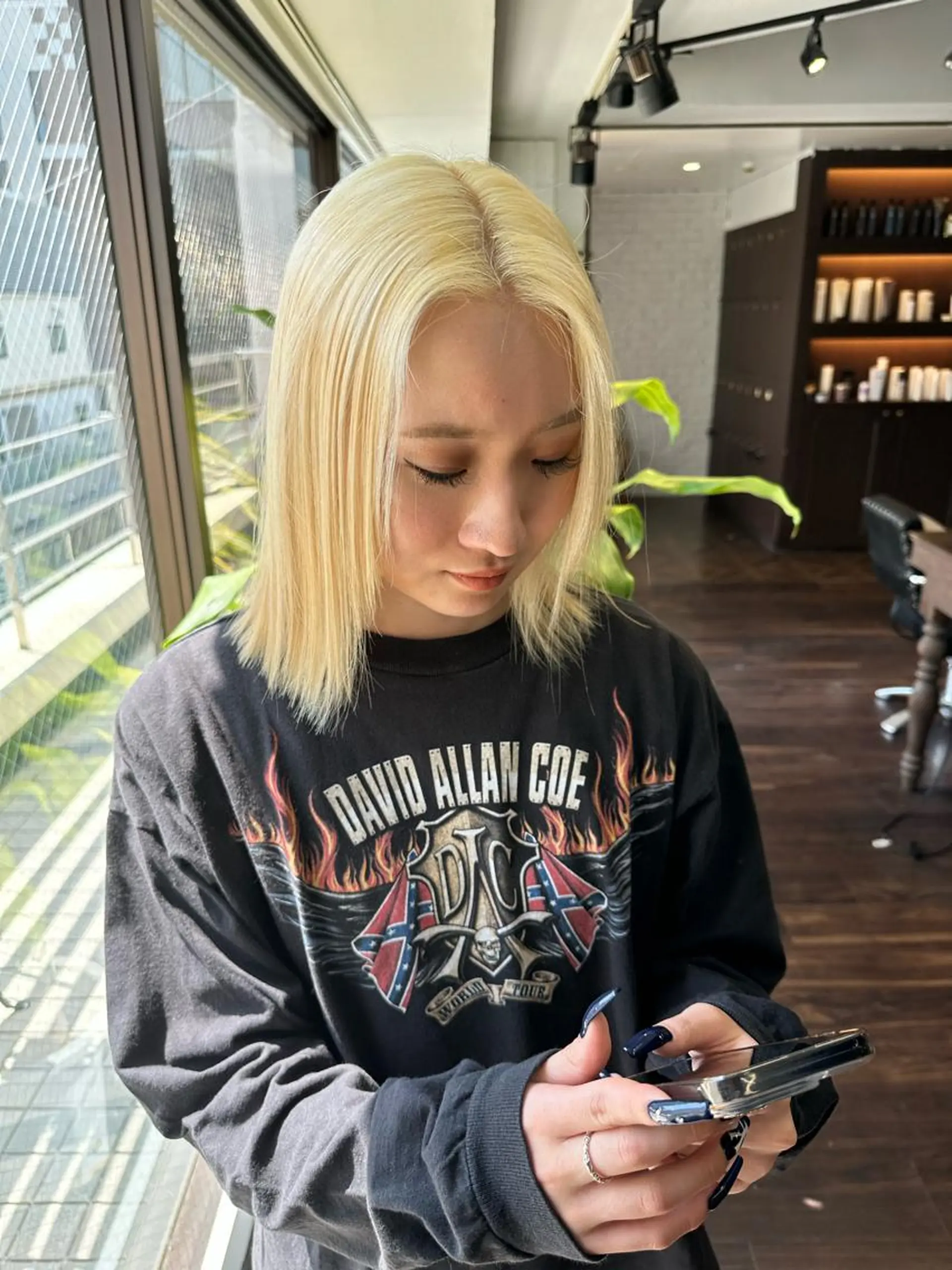 ミディアム カラー アディクシーカラー ブリーチ ケアブリーチ デザインカラー ハイトーンカラー カット ヘアカラー トリートメント ワンホンヘア ケラチン/Kaitoのヘアスタイル