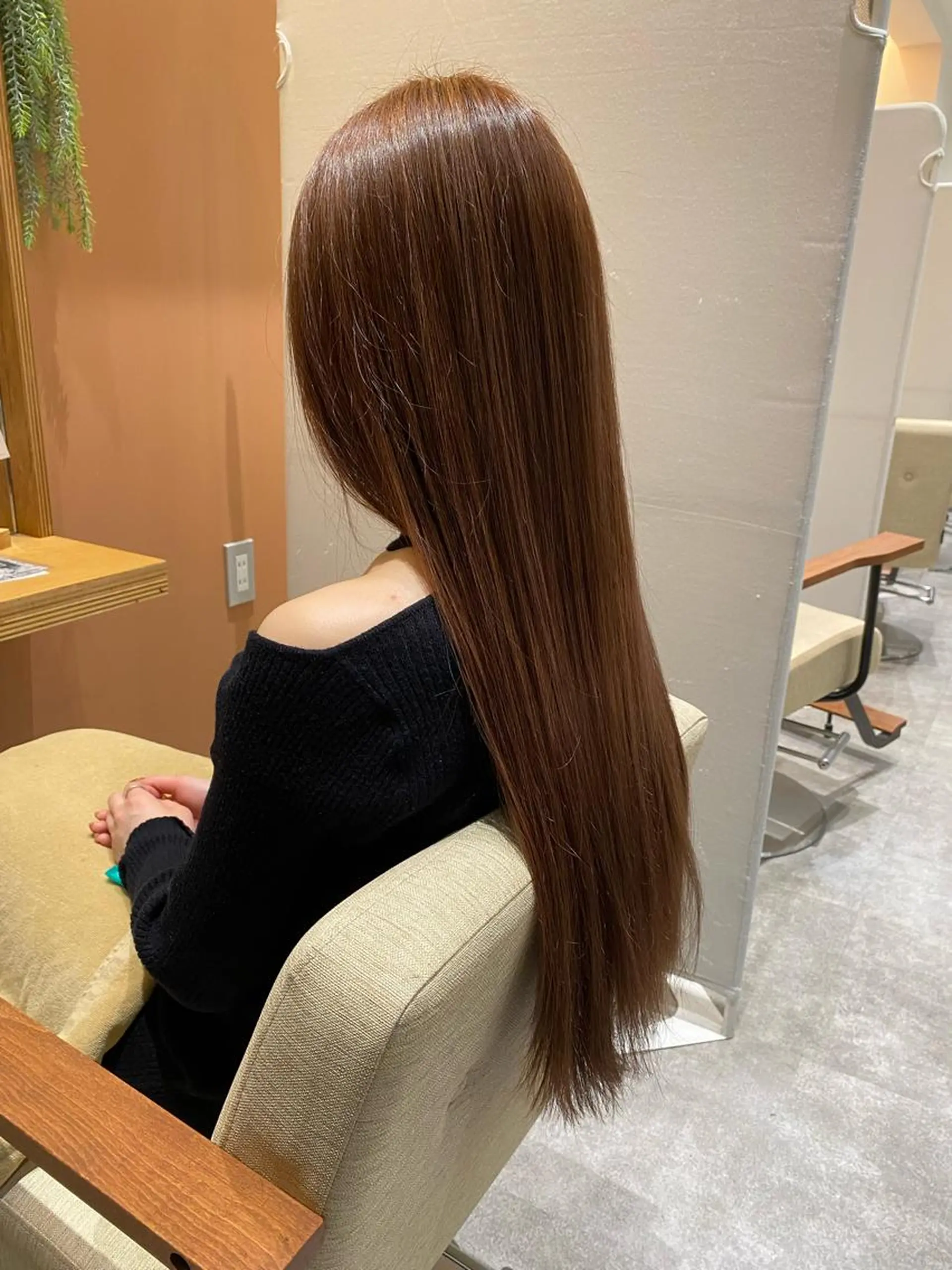 ロング カラー ベージュカラー ミルクティーベージュ ヘアカラー 山口 惇史のヘアスタイル