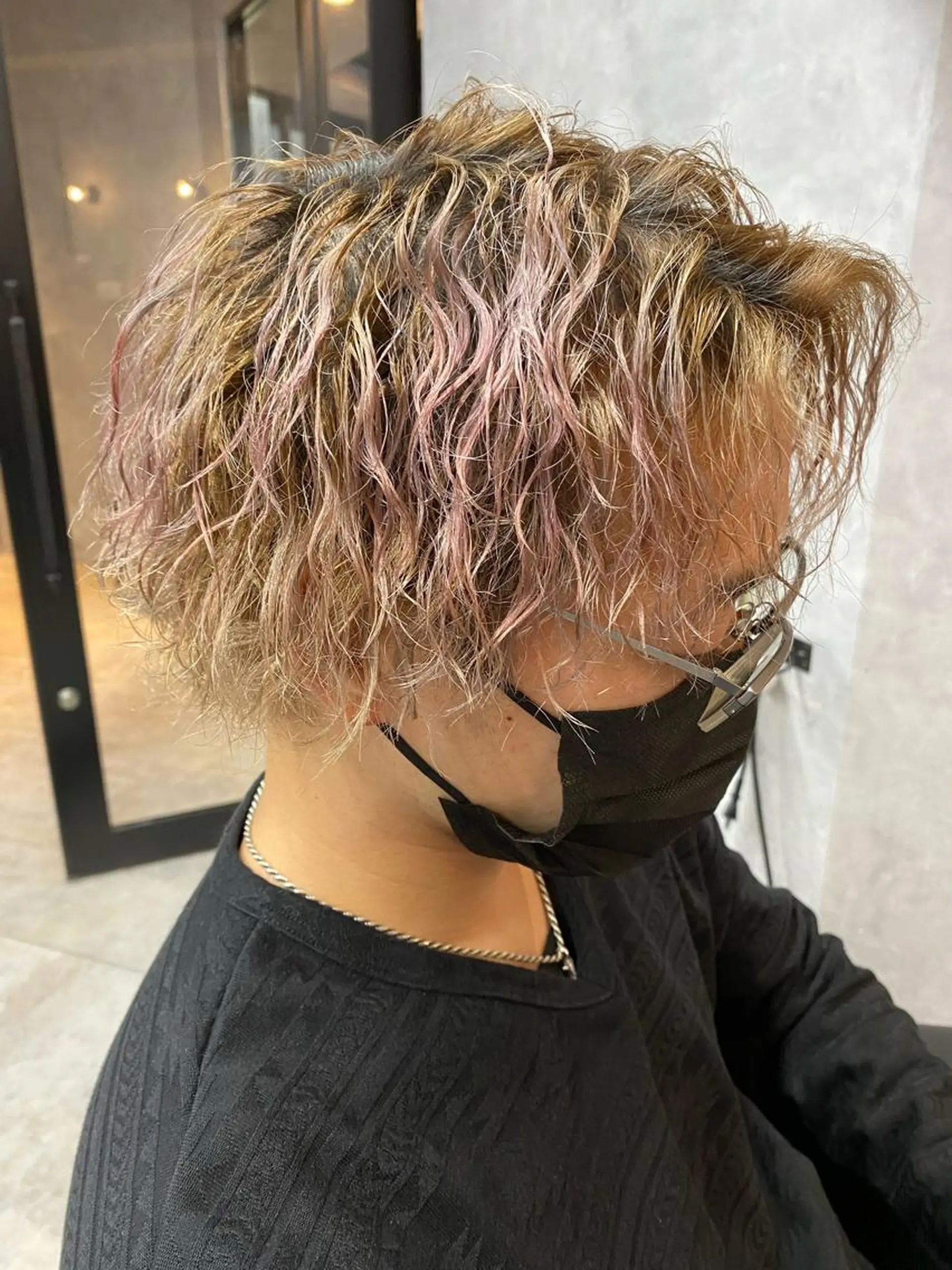 ショート パーマ メンズ メンズブリーチ メンズパーマ ツイストスパイラルパーマ スパイラルパーマ ツイストスパイラル/ メンズ特化/中川誠也のヘアスタイル