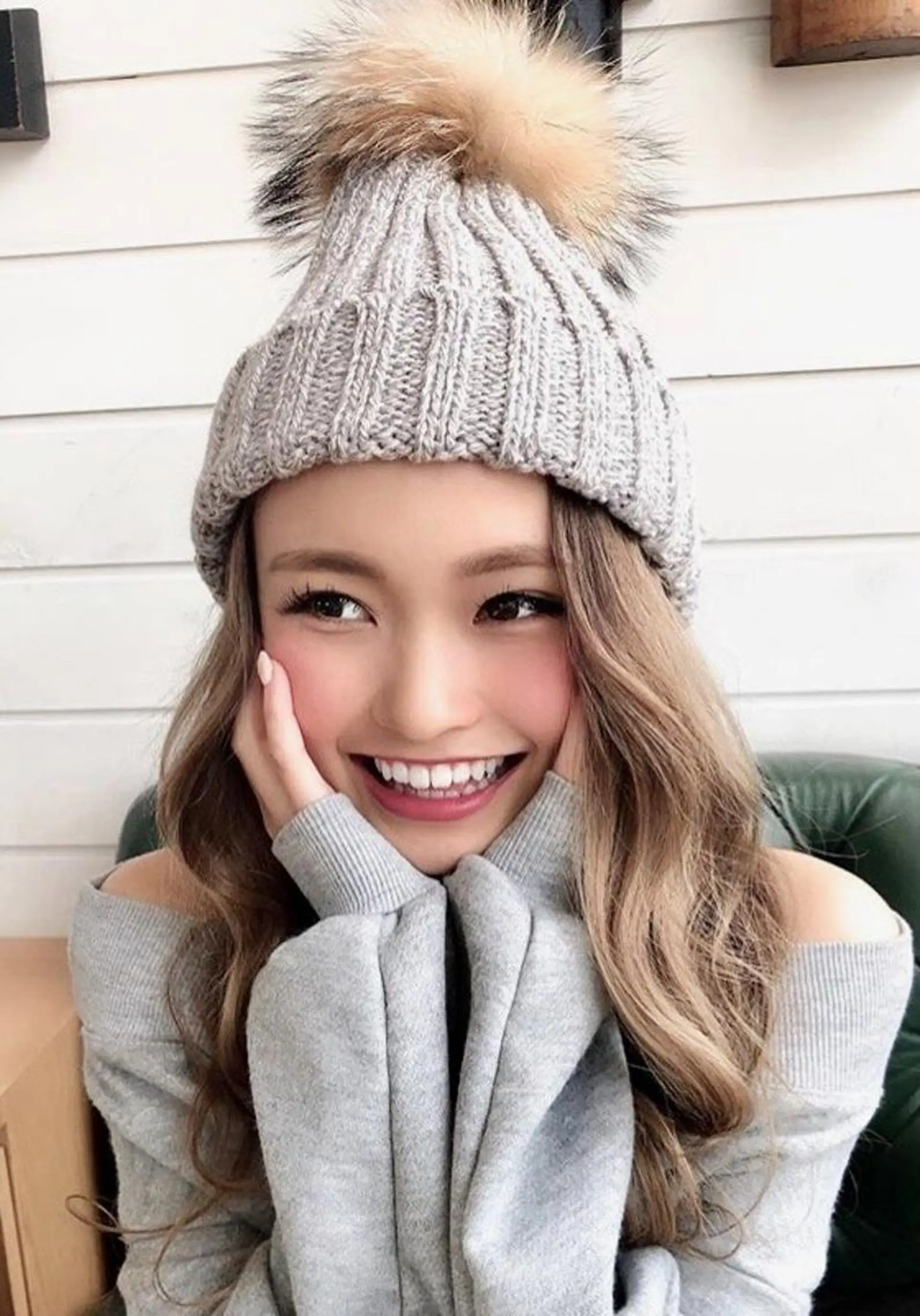 ロング カラー パーマ ヘアアレンジ Device ディバイスのヘアスタイル