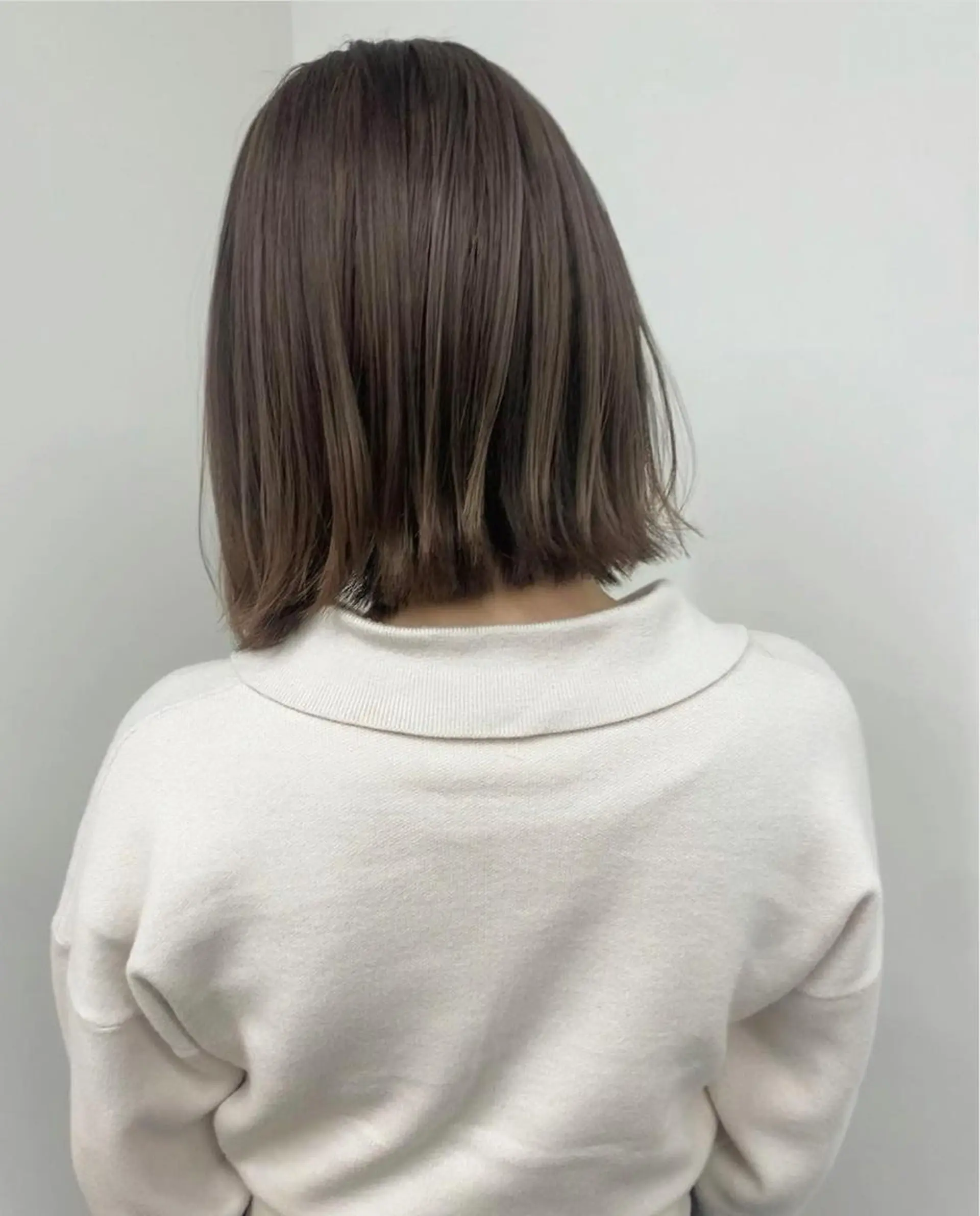 ショート カラー 切りっぱなしボブ ボブ 外ハネヘア カット ヘアカラー 透明感カラー🌿 藤沢Lina ななよのヘアスタイル