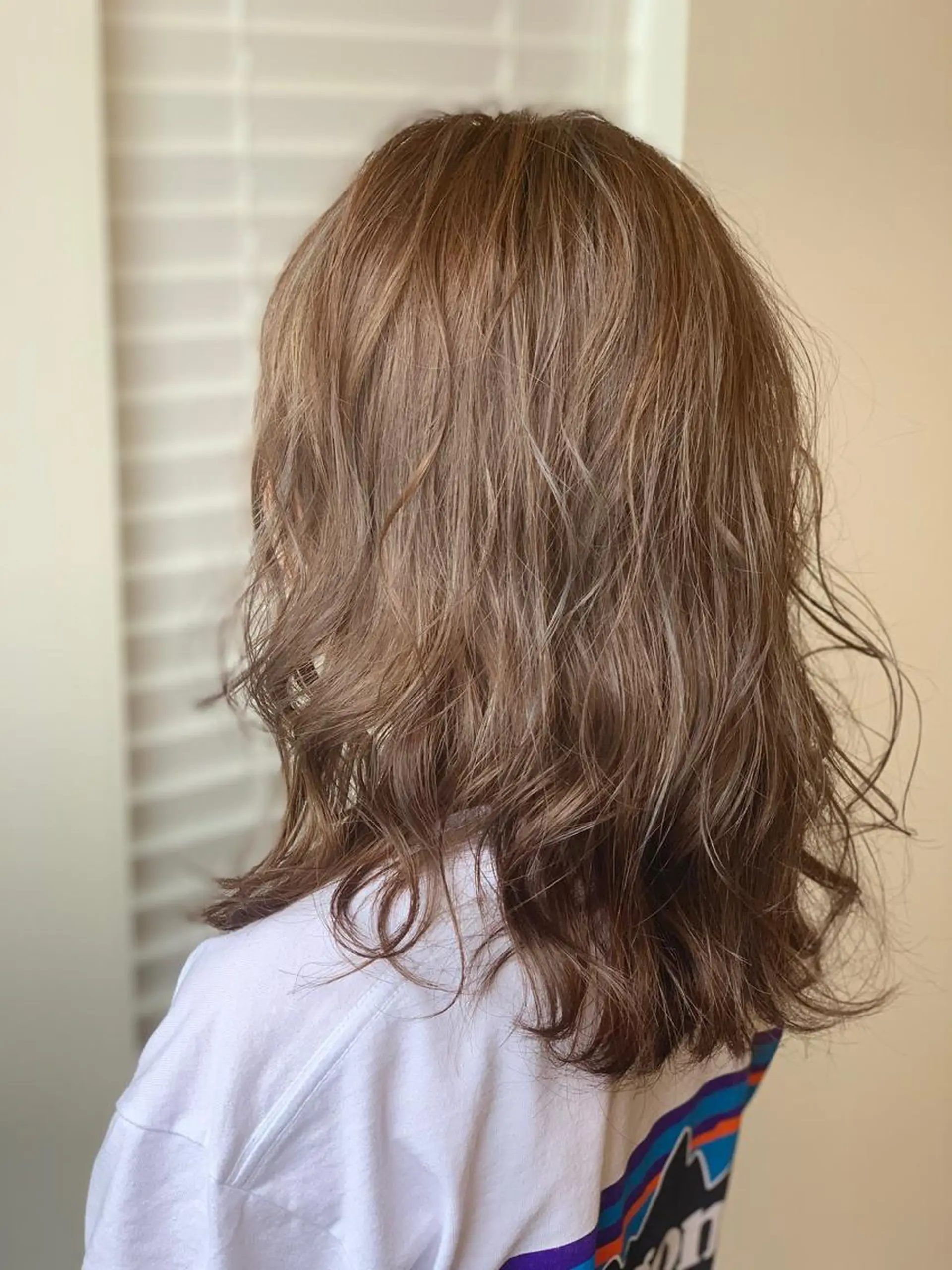 セミロング カット ヘアカラー slow所属・名取 純平のヘアスタイル