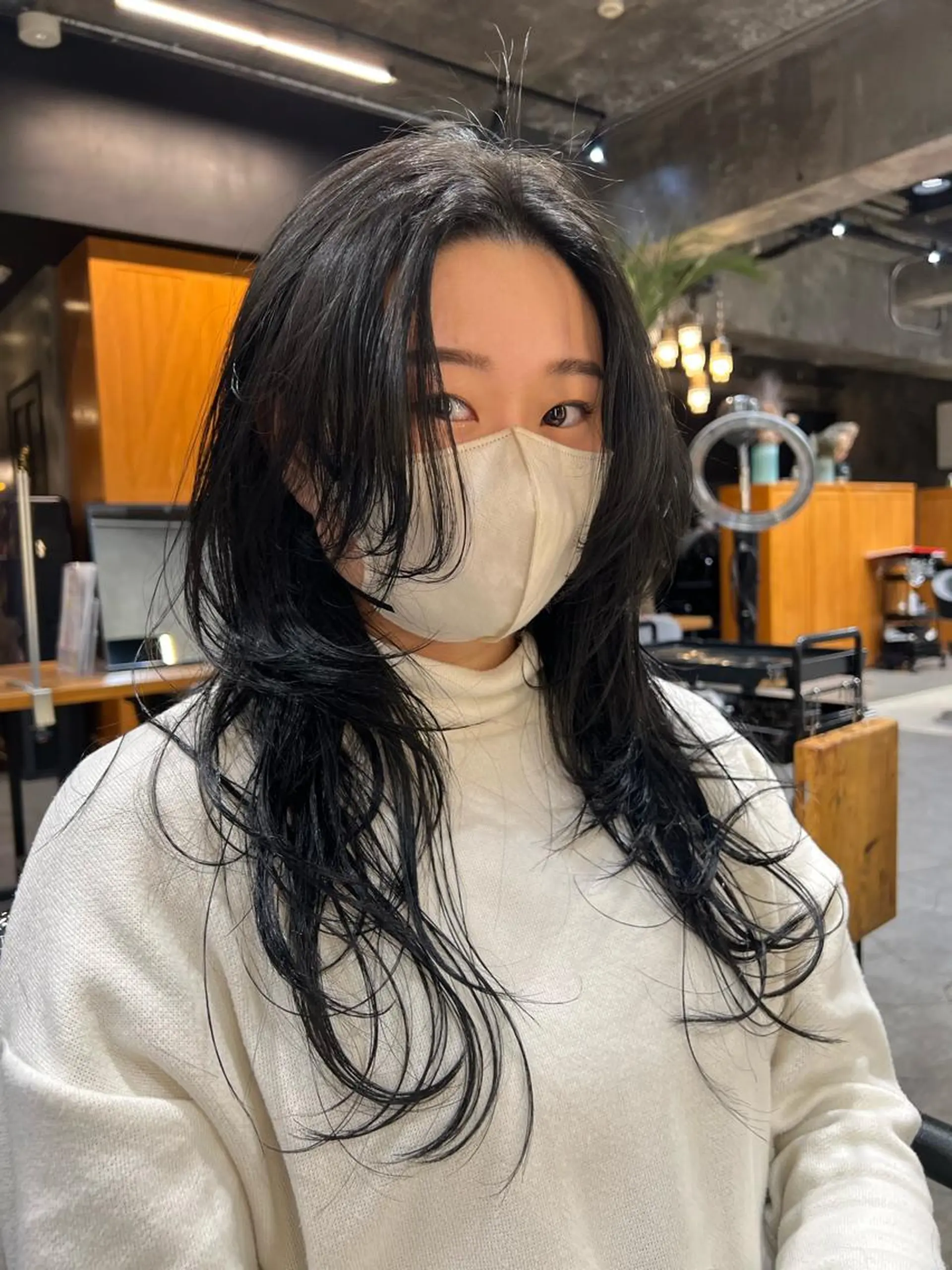 セミロング カラー haco＋所属・圧倒的デザイン力 店長🎨RENAのヘアスタイル