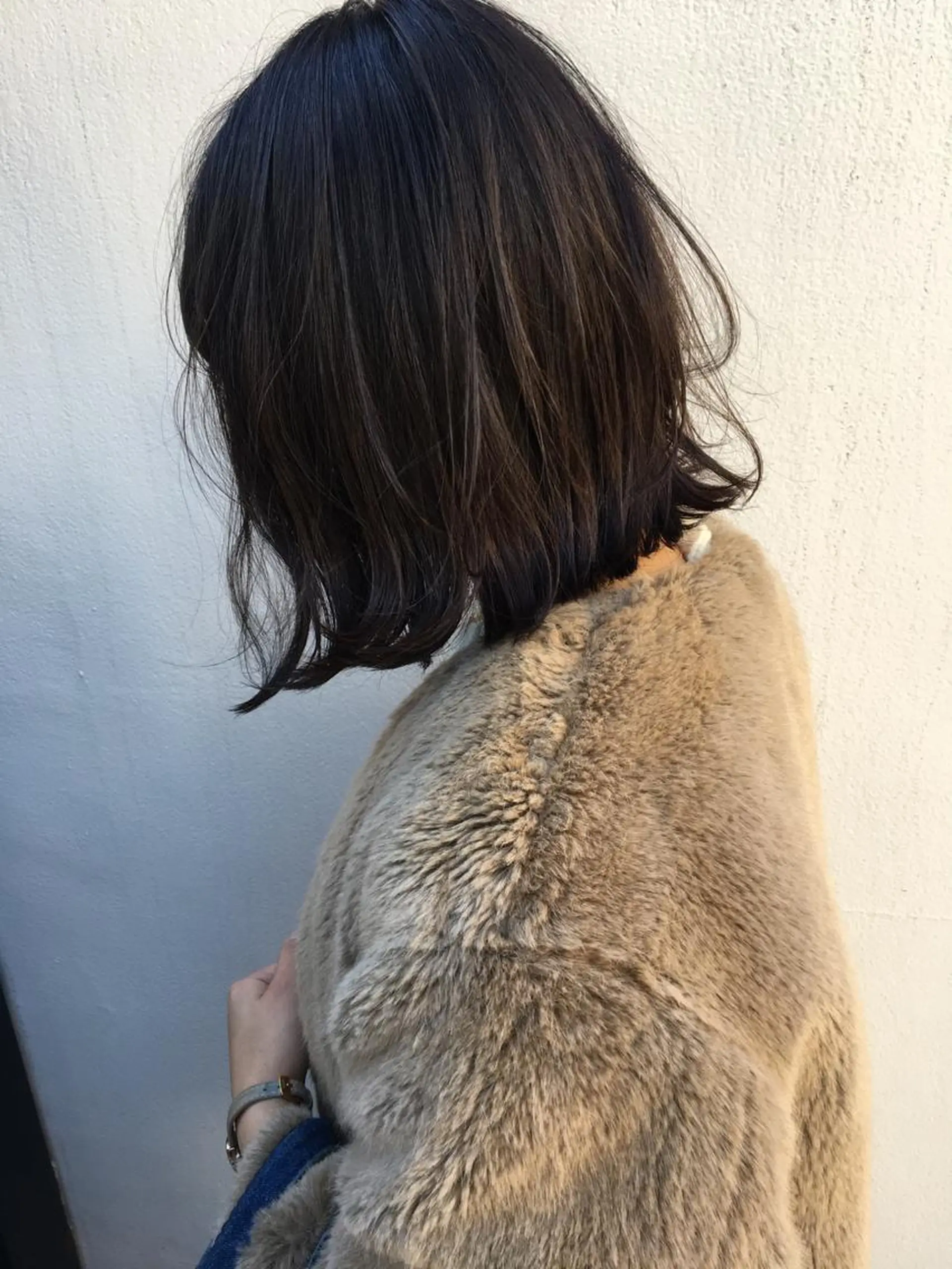 ミディアム カラー THE DAY所属・AKI HASHIMOTOのヘアスタイル